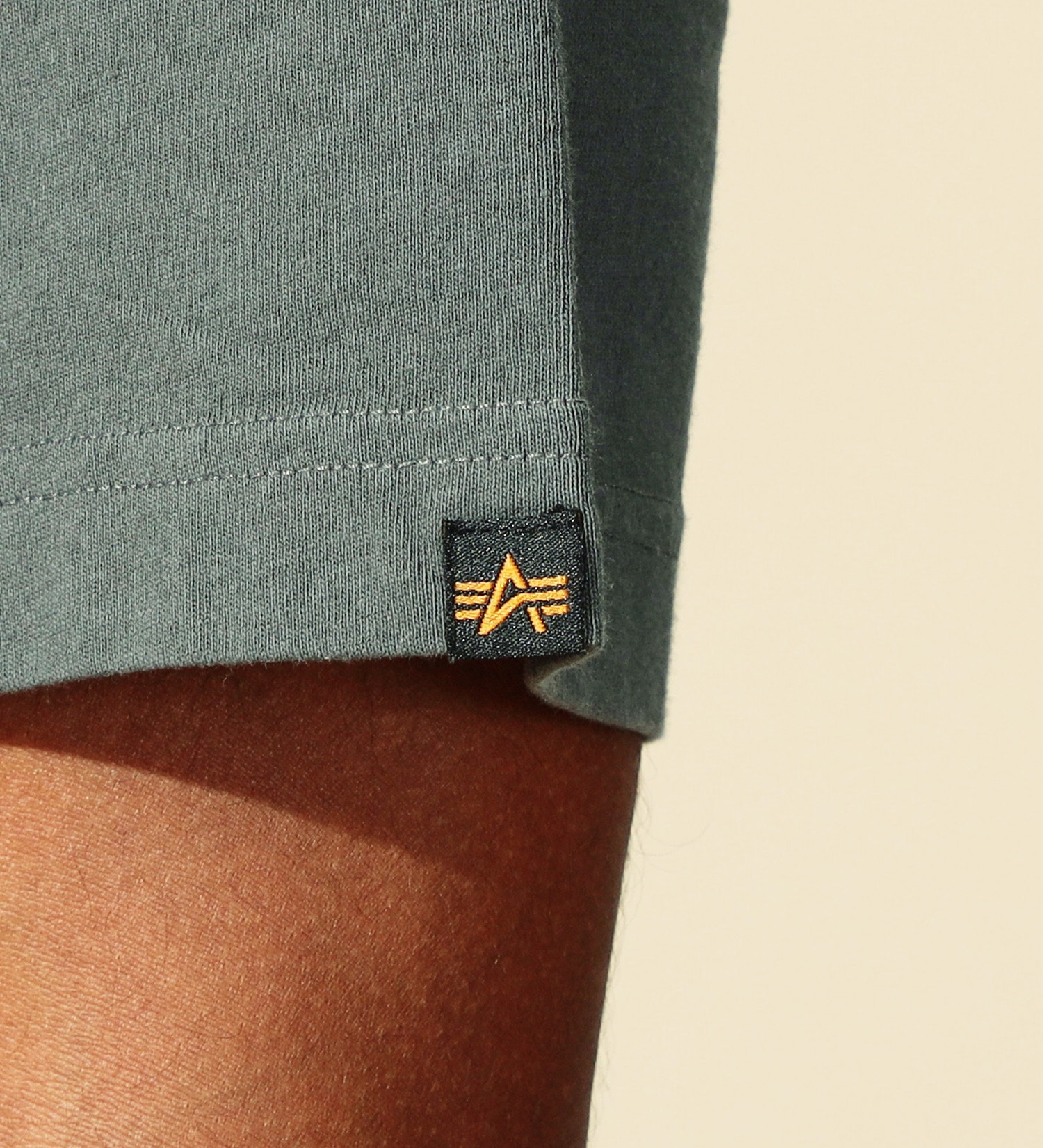 ALPHA(アルファ)のDRESSCODE バックプリントTシャツ 半袖|トップス/Tシャツ/カットソー/メンズ|グレー