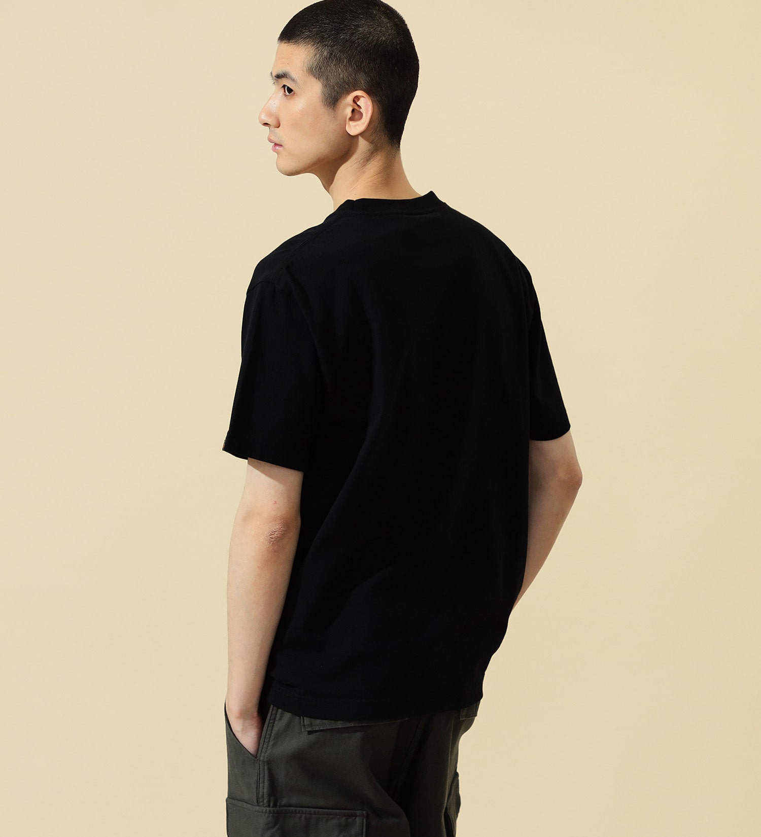 ALPHA(アルファ)のPEANUTS x ALPHA 半袖Tシャツ/スヌーピー（KNOCK）|トップス/Tシャツ/カットソー/メンズ|ブラック