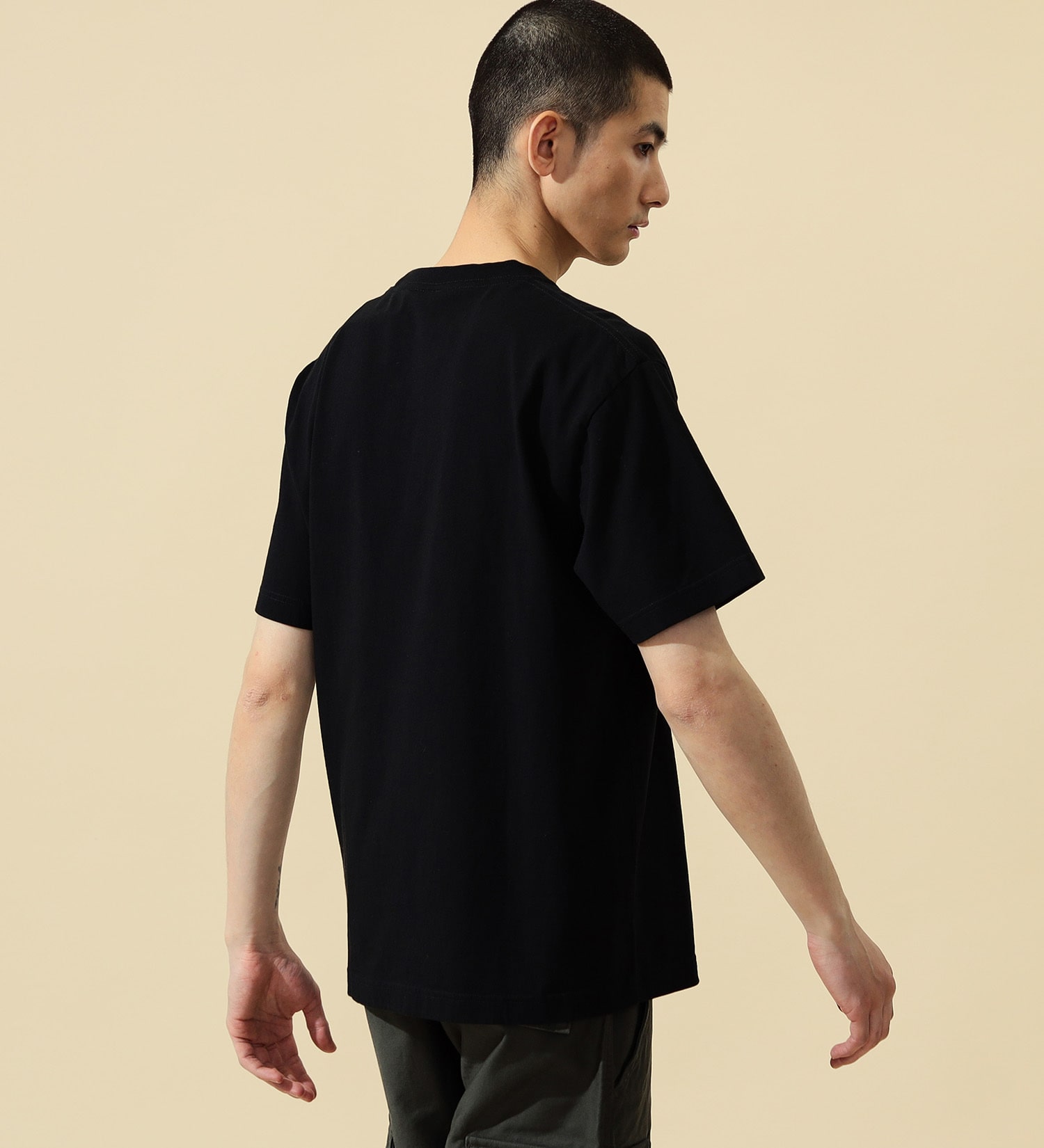 ALPHA(アルファ)のPEANUTS x ALPHA 半袖Tシャツ/スヌーピー（KNOCK）|トップス/Tシャツ/カットソー/メンズ|ブラック