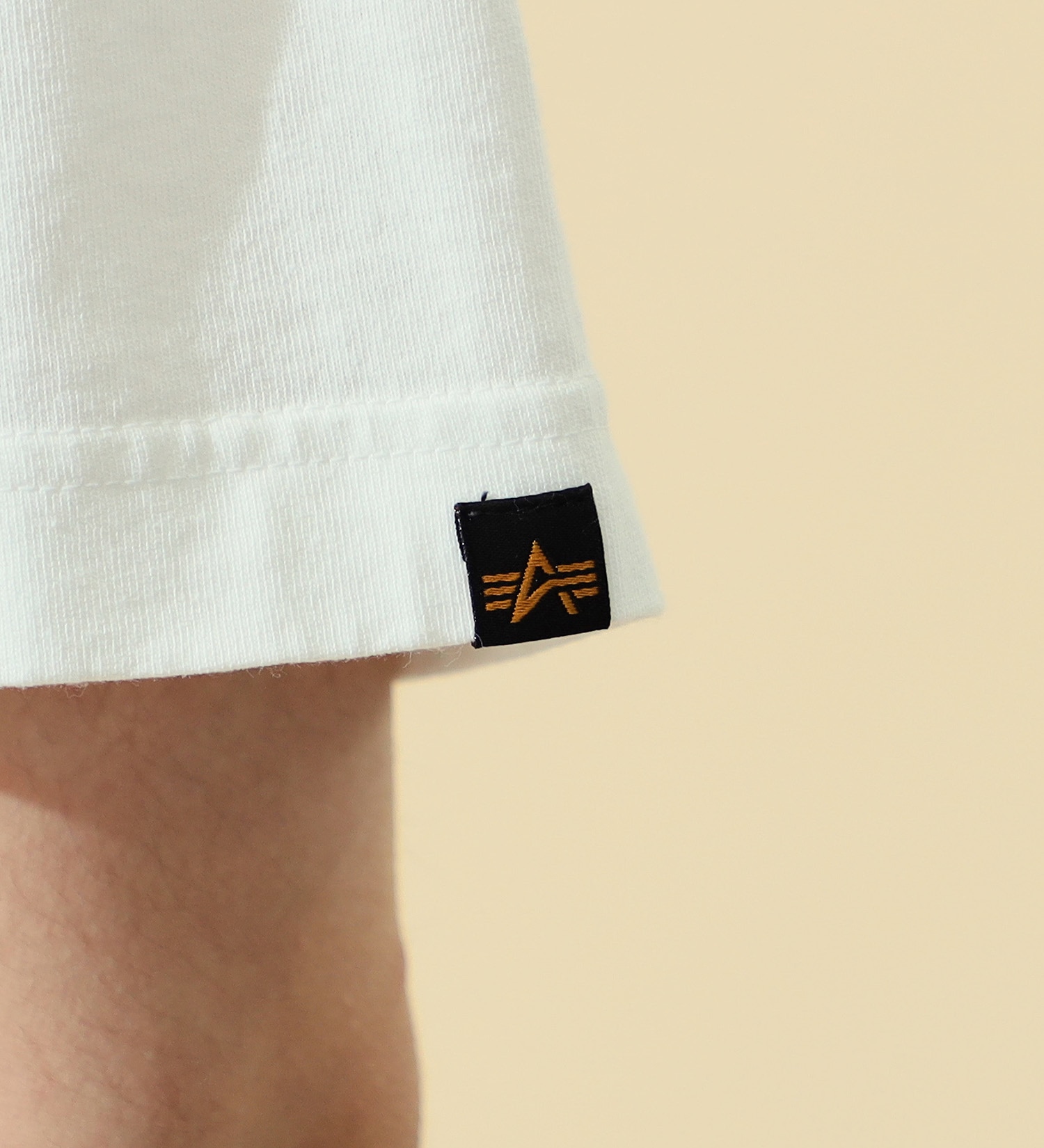 ALPHA(アルファ)のPEANUTS x ALPHA 半袖Tシャツ/スヌーピー（JOE COOL）|トップス/Tシャツ/カットソー/メンズ|ホワイト