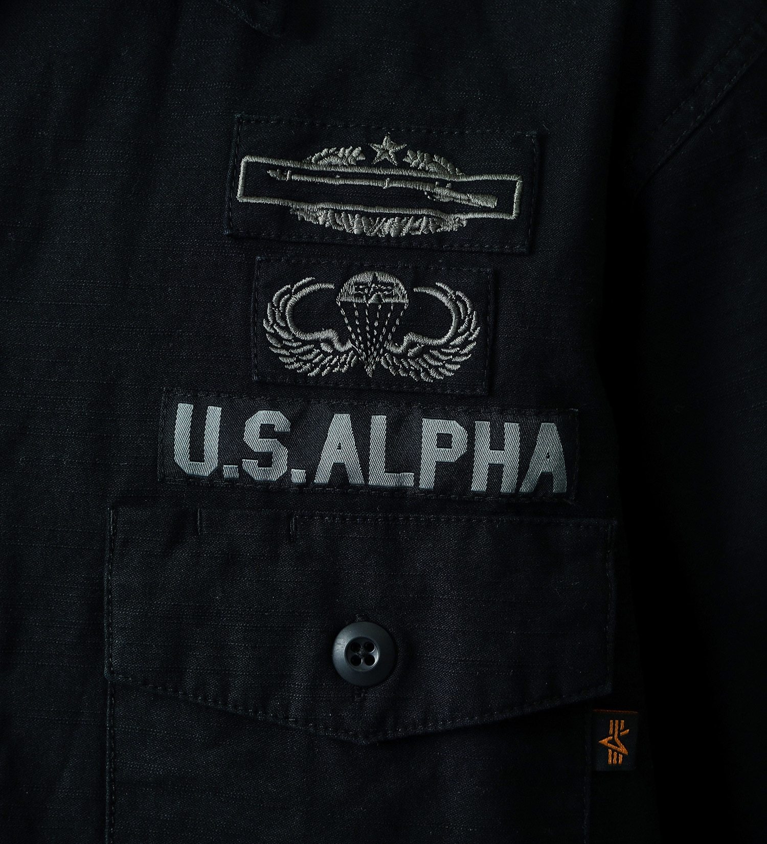 ALPHA(アルファ)のユーティリティーシャツ 半袖(ARMY PATCH)|トップス/シャツ/ブラウス/メンズ|ブラック