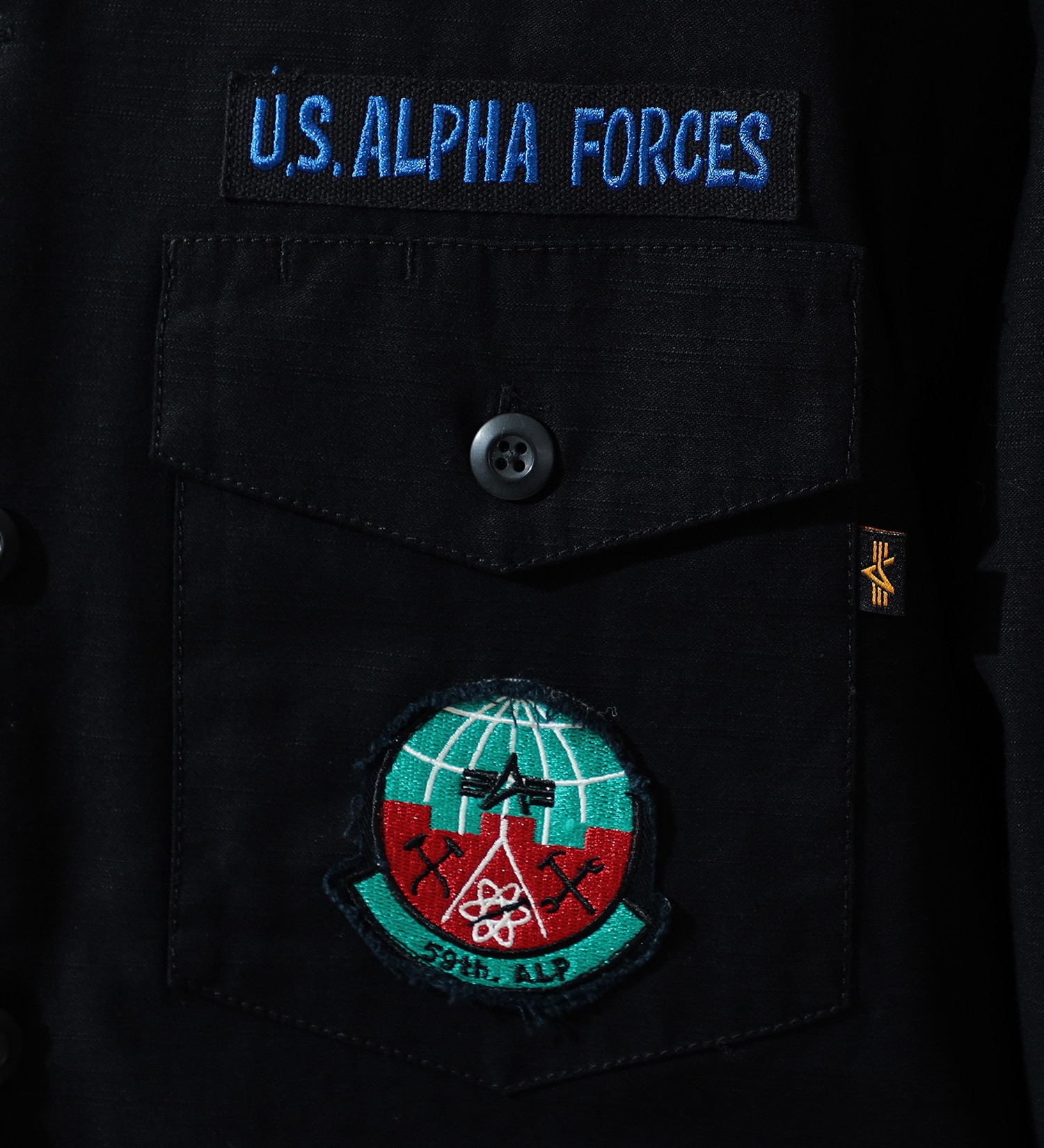 ALPHA(アルファ)のパッチドユーティリティシャツ 長袖|トップス/シャツ/ブラウス/メンズ|ブラック