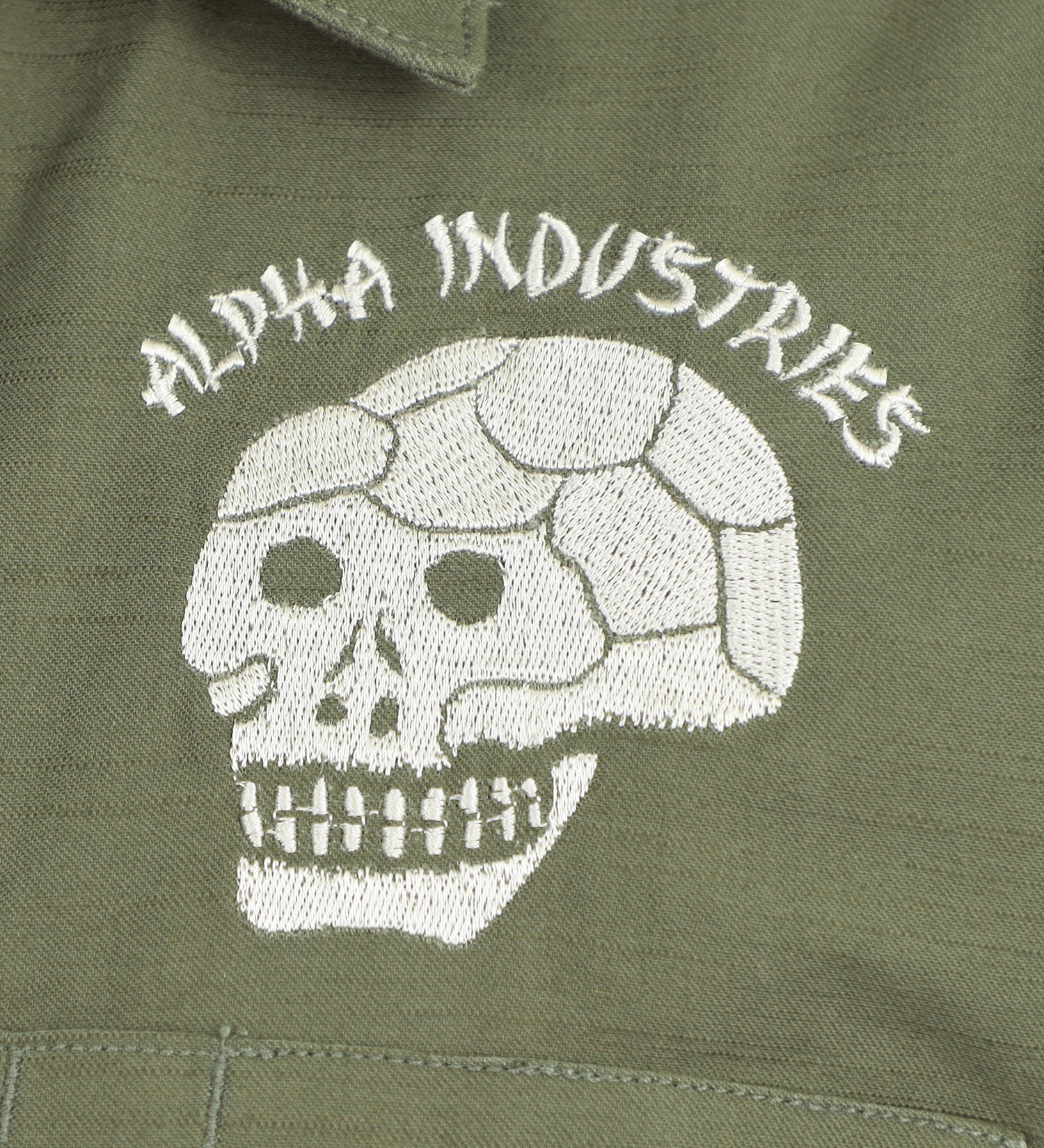 ALPHA(アルファ)の【大きいサイズ】ユーティリティシャツ/スーベニア刺繍 半袖（SKULL）|トップス/シャツ/ブラウス/メンズ|オリーブ