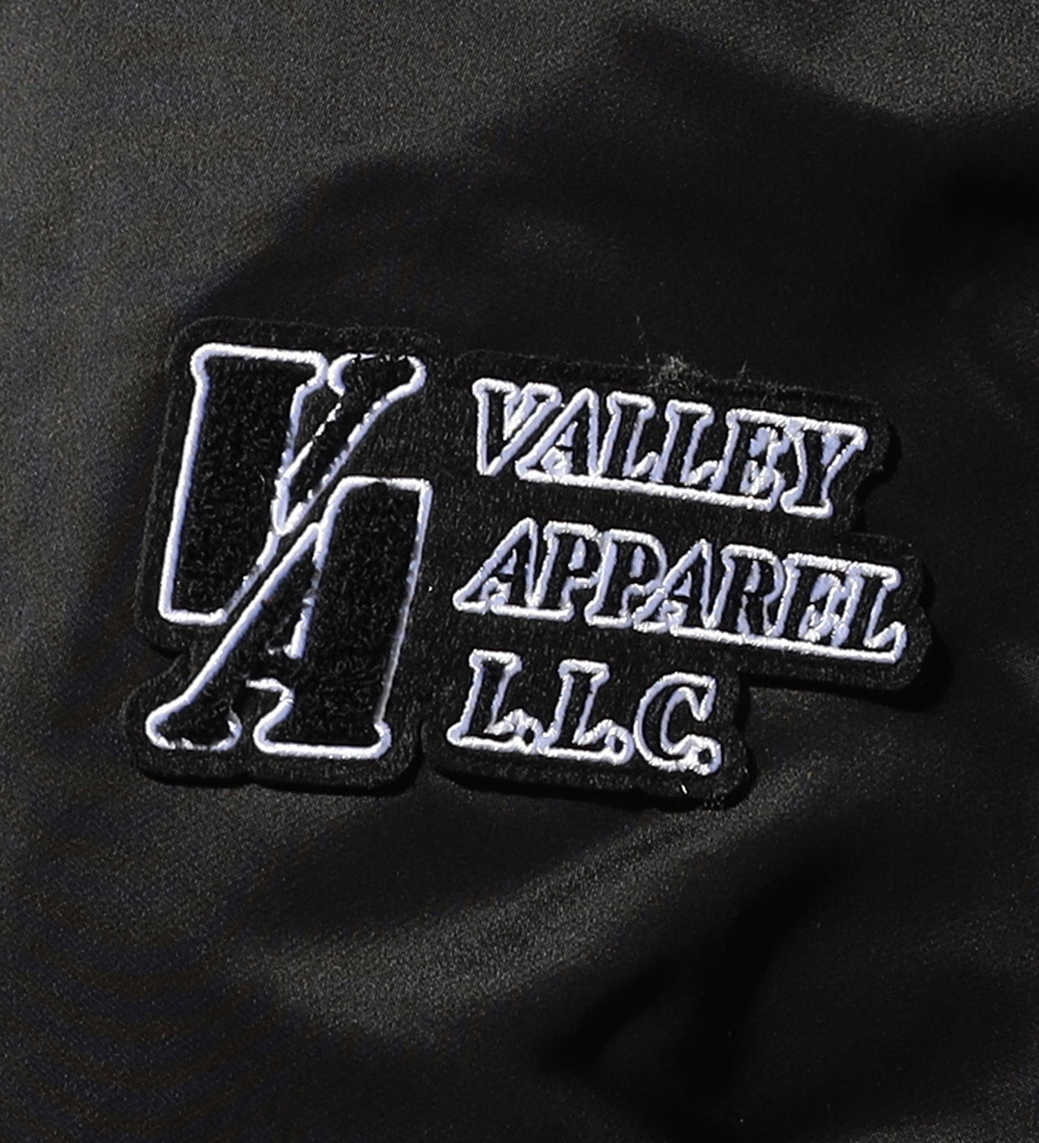 VALLEY APPAREL(バレー アパレル)のスタジャン風MA-1 フライトナイロンジャケット|ジャケット/アウター/ミリタリージャケット/メンズ|ブラック