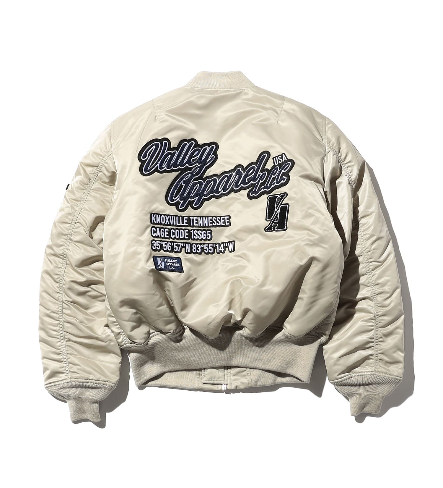 VALLEY APPAREL(バレー アパレル)のスタジャン風MA-1 フライトナイロンジャケット|ジャケット/アウター/ミリタリージャケット/メンズ|シルバー