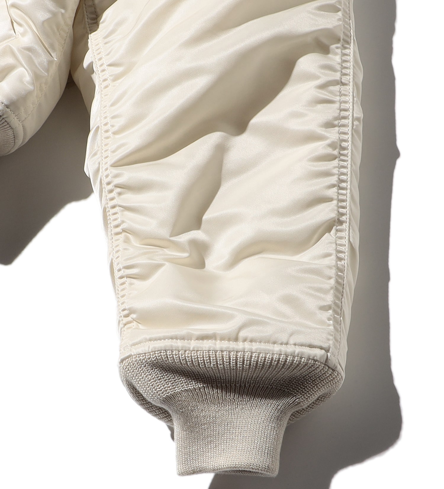 VALLEY APPAREL(バレー アパレル)のレディース N-2B ショートナイロンジャケット|ジャケット/アウター/ミリタリージャケット/レディース|アイボリー