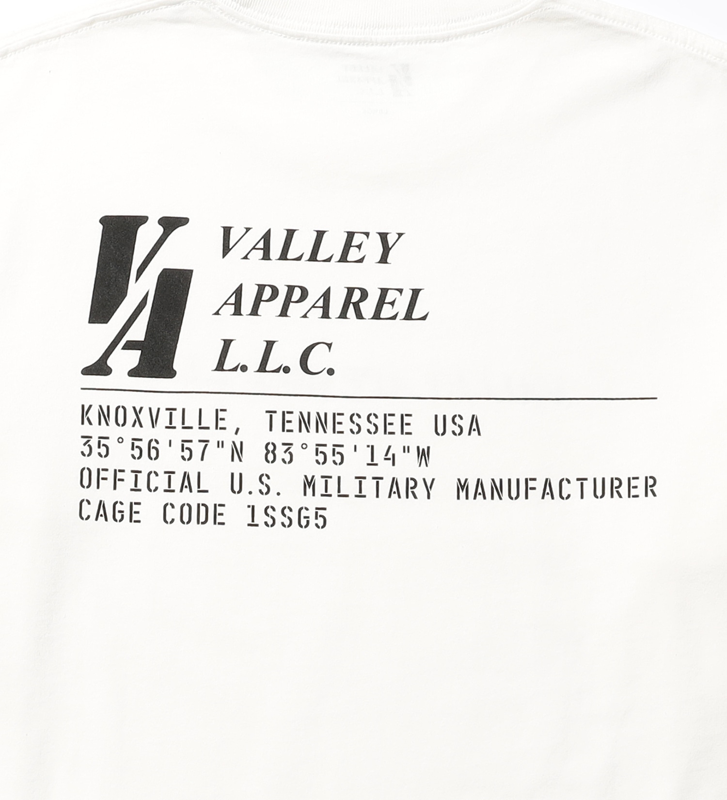 VALLEY APPAREL(バレー アパレル)のバーティカルロゴプリントTシャツ 長袖|トップス/Tシャツ/カットソー/メンズ|ホワイト