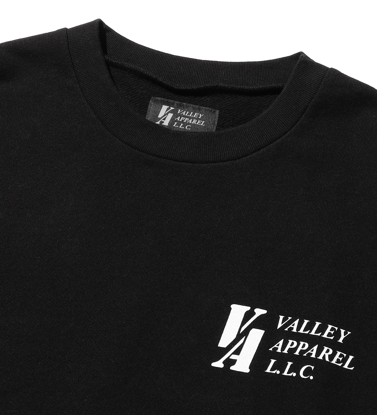 VALLEY APPAREL(バレー アパレル)のスタジャンワッペン風クルーネックスウェット|トップス/スウェット/メンズ|ブラック