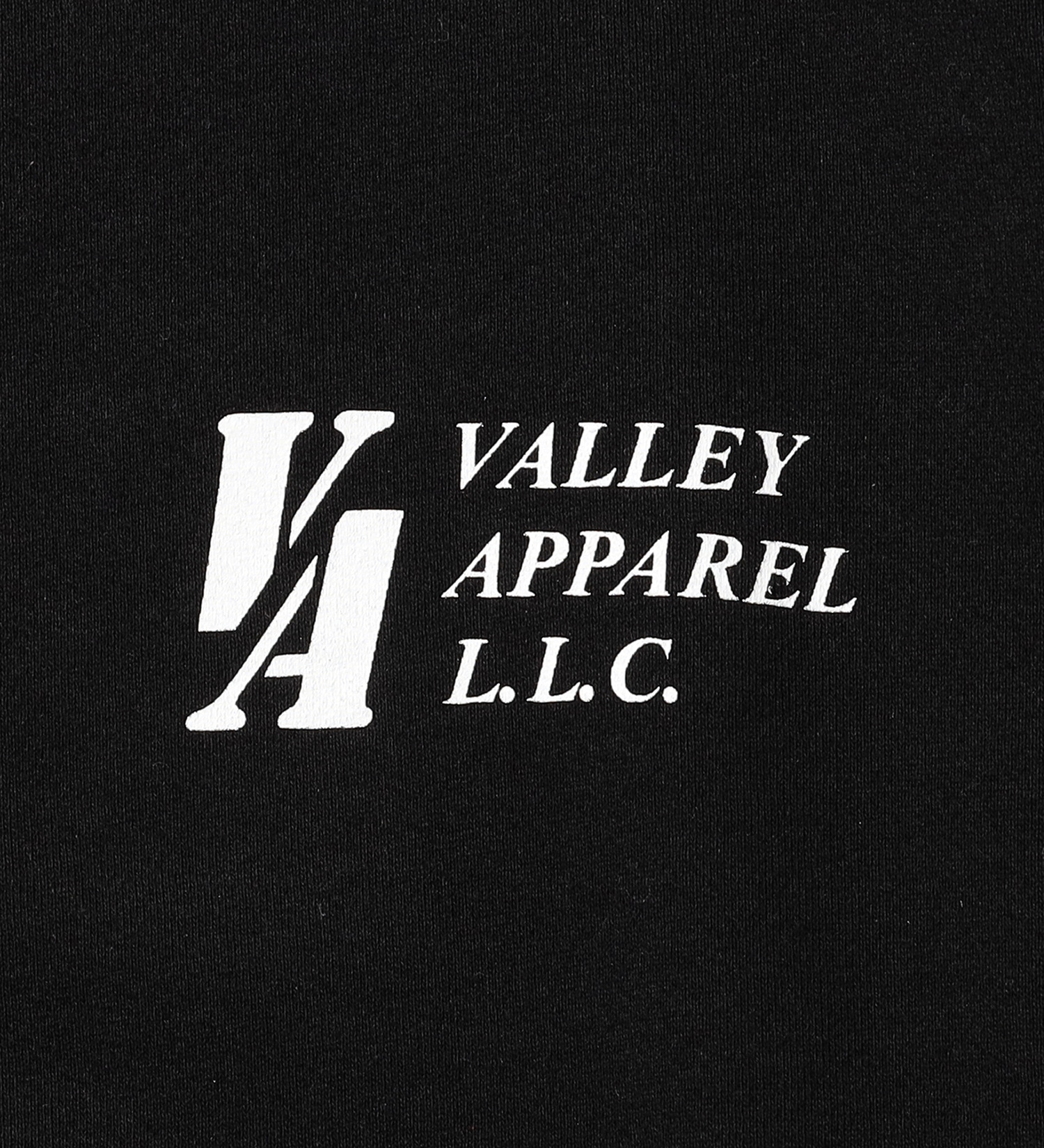 VALLEY APPAREL(バレー アパレル)のスタジャンワッペン風クルーネックスウェット|トップス/スウェット/メンズ|ブラック