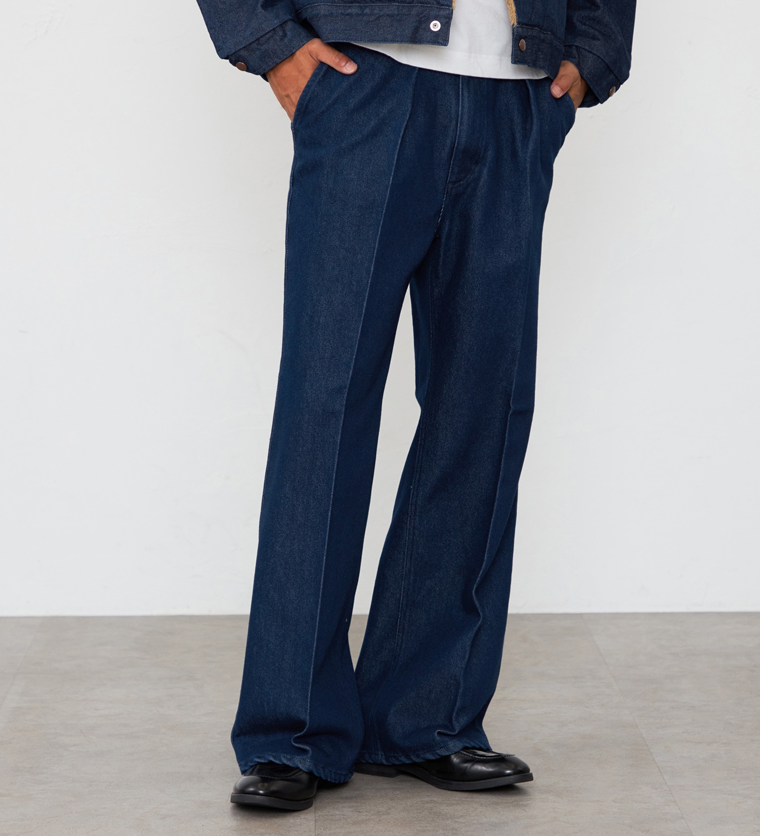 Wrangler(ラングラー)の【MENS】WRANCHER WIDE DENIM/ランチャーフレアーワイドデニム|パンツ/デニム/ジーンズパンツ/メンズ|インディゴブルー