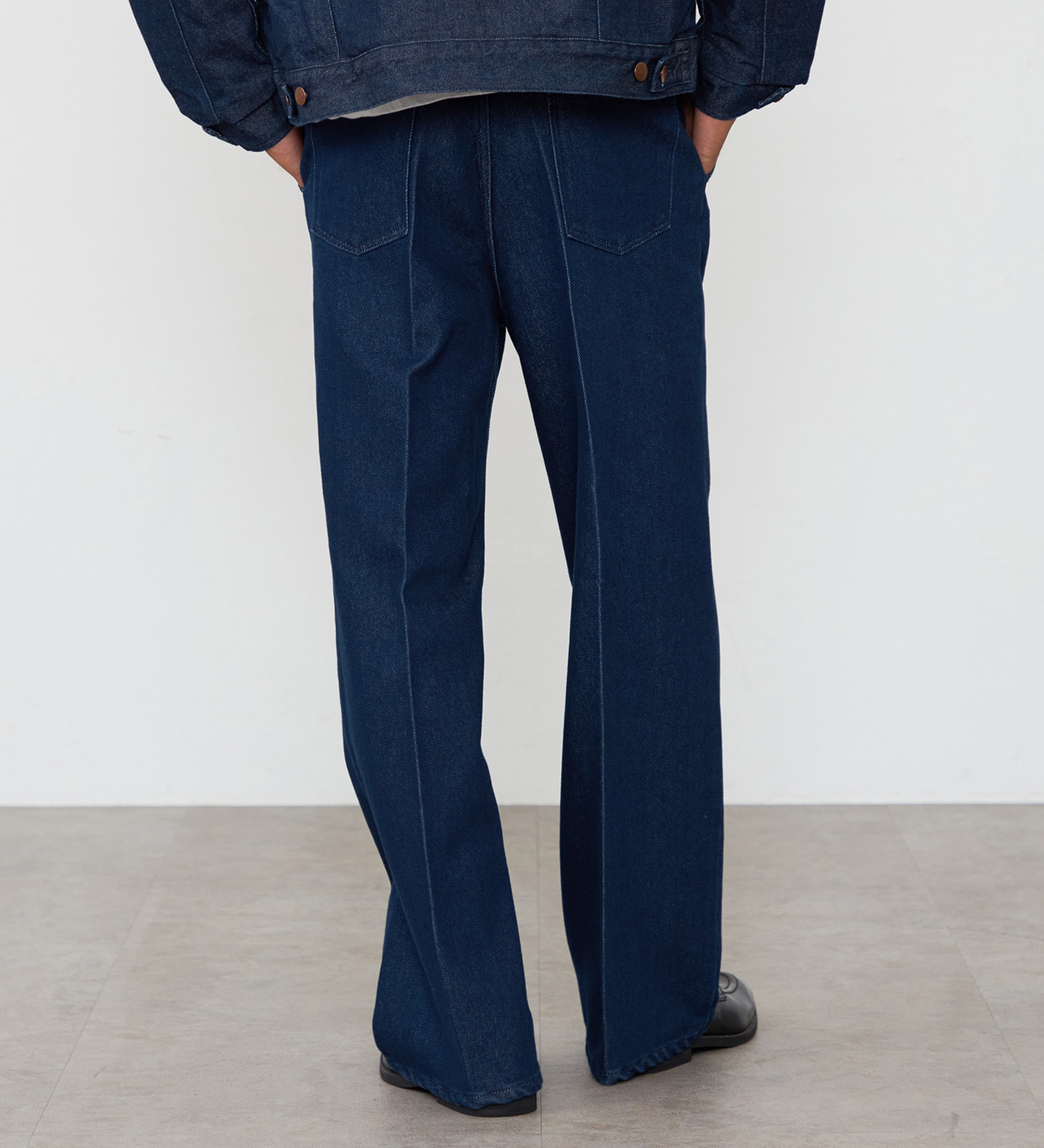 Wrangler(ラングラー)の【MENS】WRANCHER WIDE DENIM/ランチャーフレアーワイドデニム|パンツ/デニム/ジーンズパンツ/メンズ|インディゴブルー