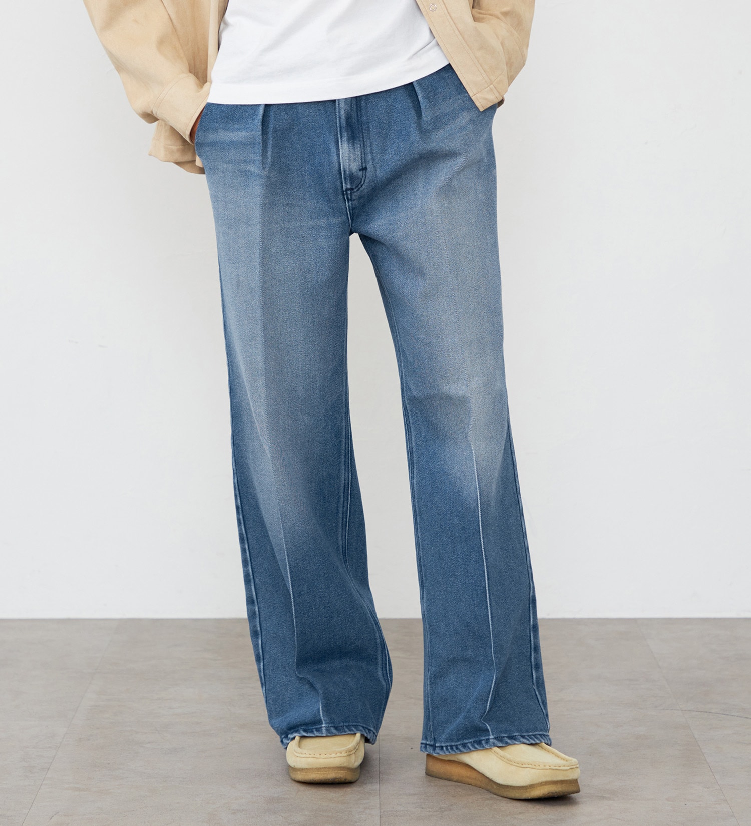 Wrangler(ラングラー)の【MENS】WRANCHER WIDE DENIM/ランチャーフレアーワイドデニム|パンツ/デニム/ジーンズパンツ/メンズ|中色ブルー