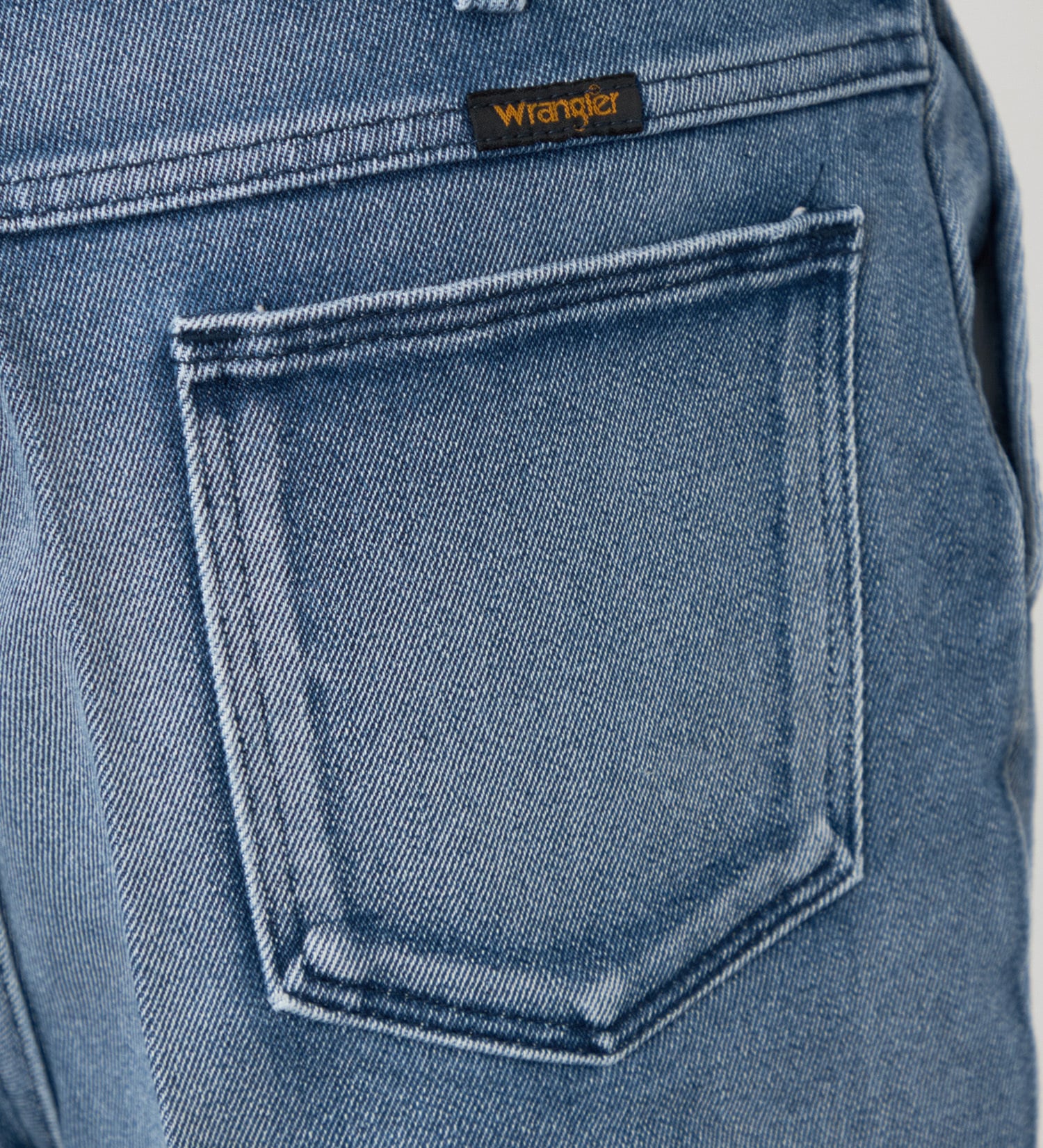 Wrangler(ラングラー)の【MENS】WRANCHER WIDE DENIM/ランチャーフレアーワイドデニム|パンツ/デニム/ジーンズパンツ/メンズ|中色ブルー