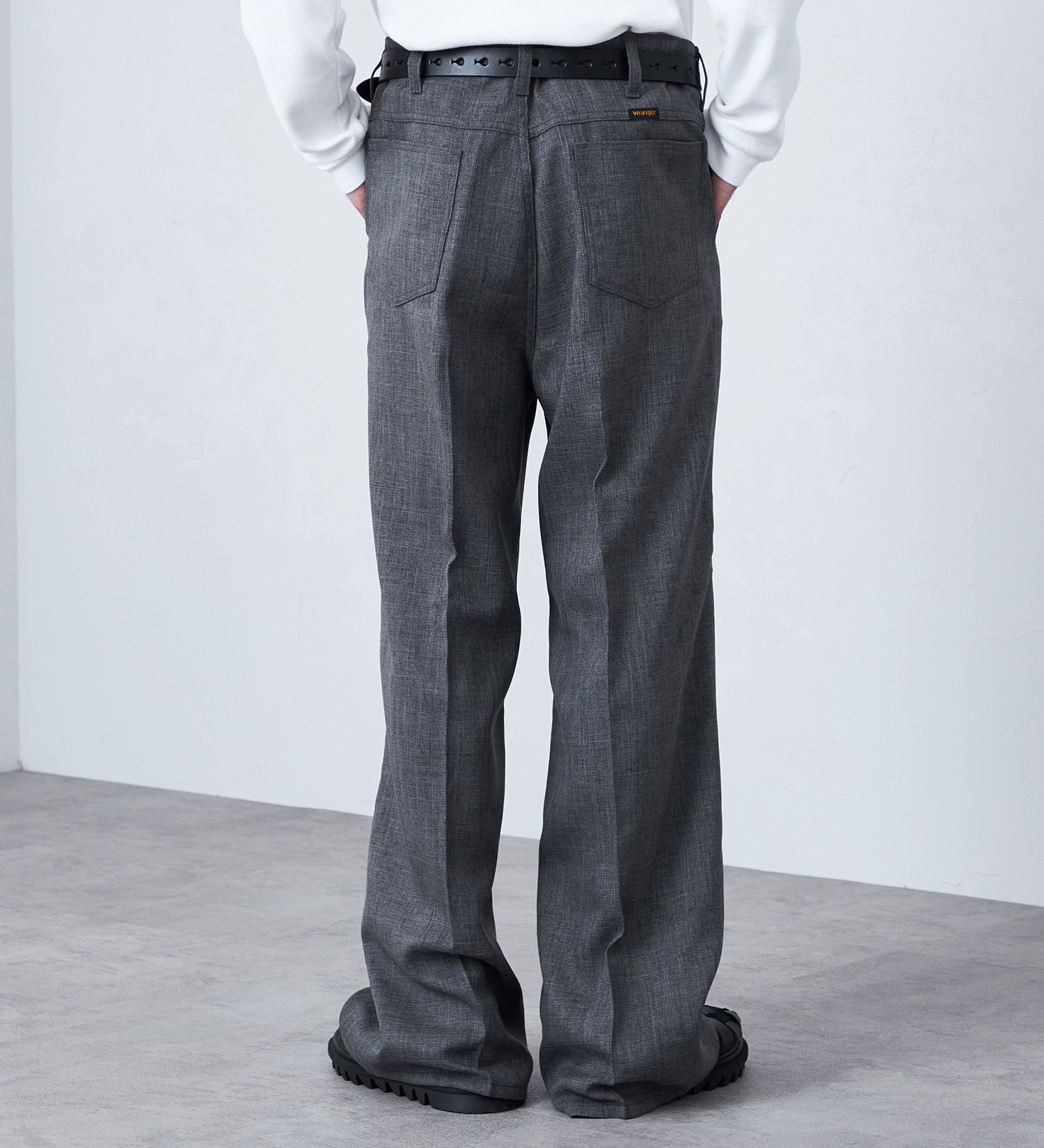 Wrangler(ラングラー)の【MENS】WRANCHER WIDE/【リネンライク】ランチャーフレアーワイド|パンツ/パンツ/メンズ|チャコール