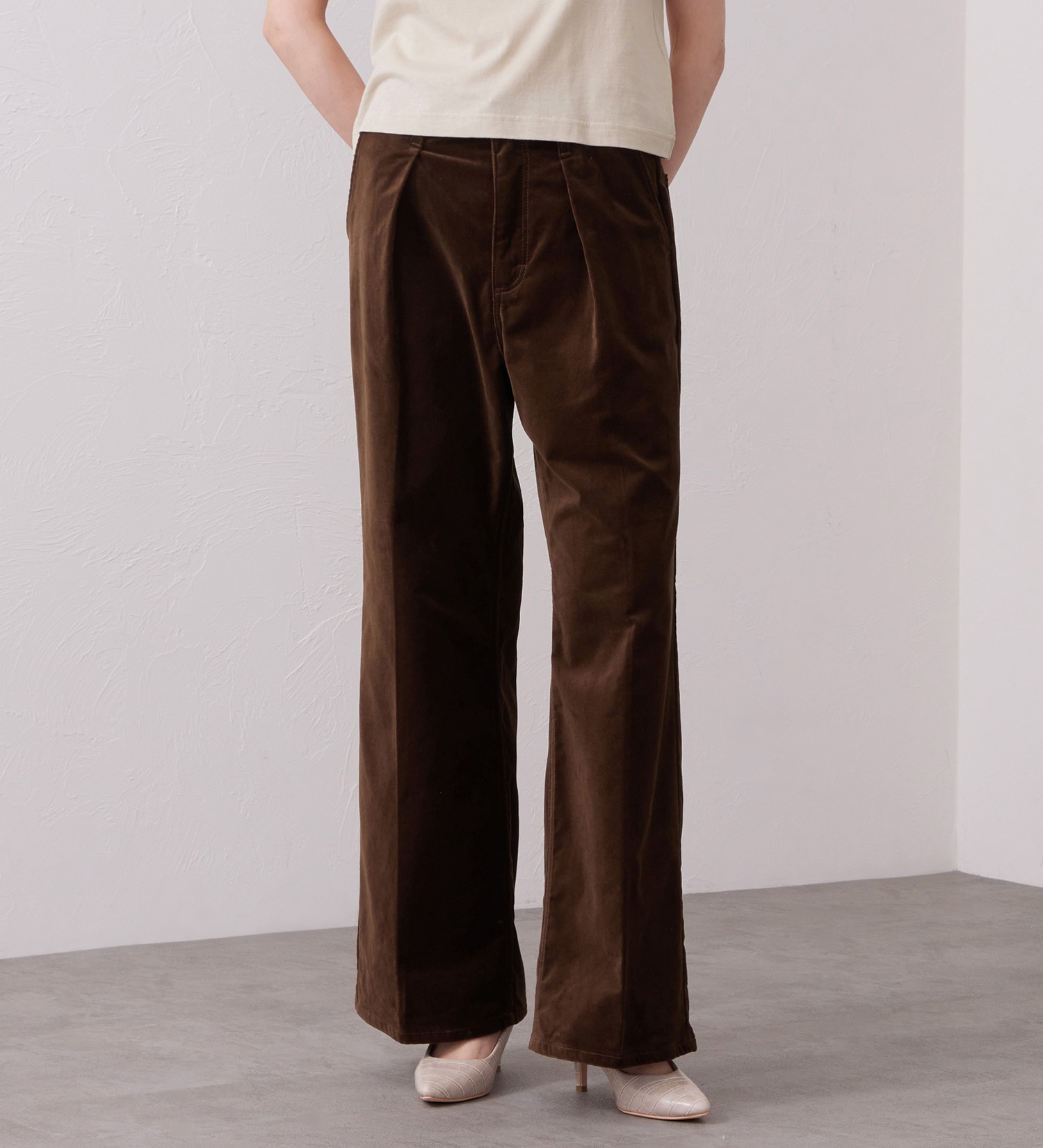 Wrangler(ラングラー)のWRANCHER WIDE/ランチャーフレアーワイド ベロア【レディース/暖】|パンツ/パンツ/レディース|ブラウン