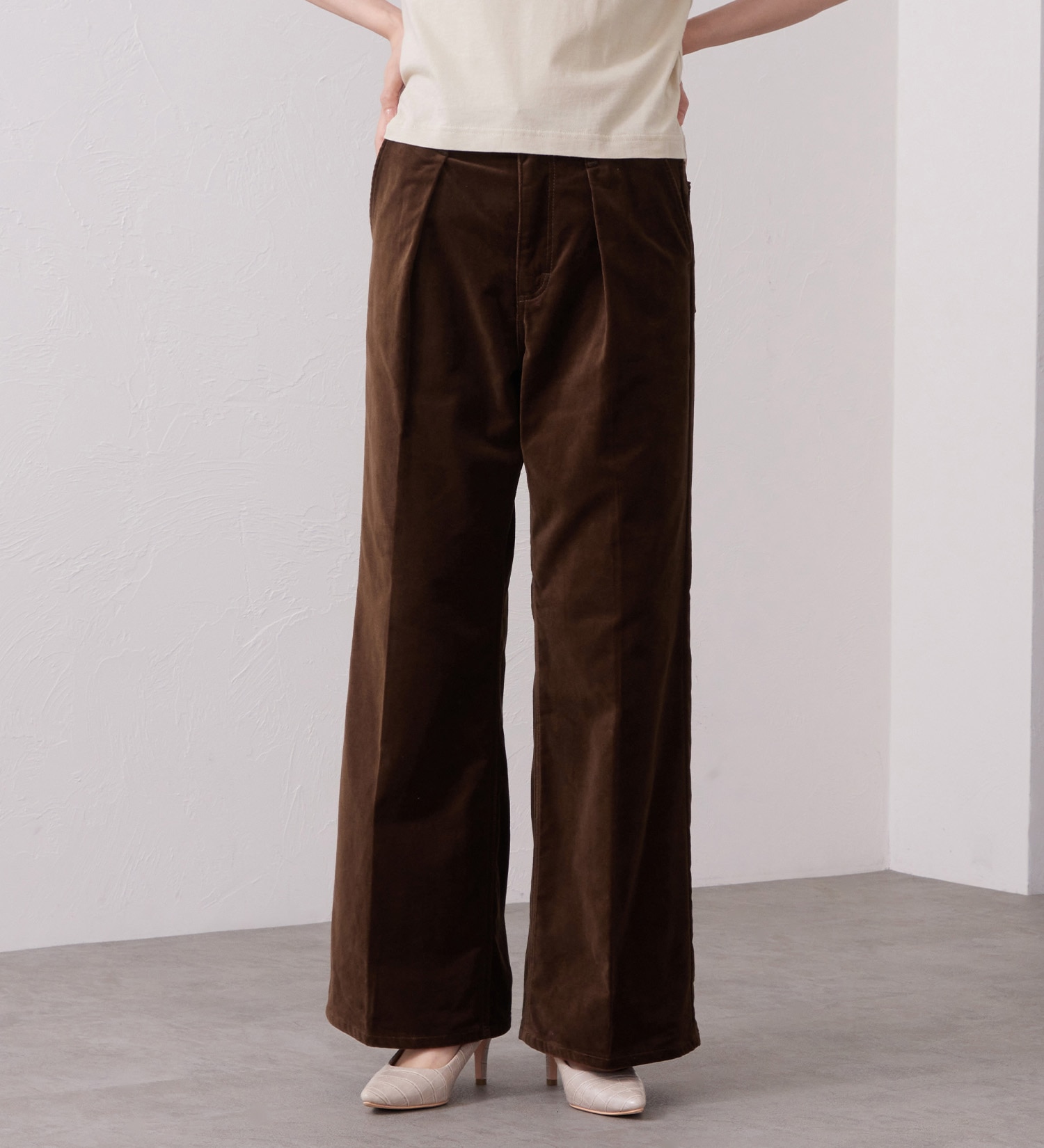 Wrangler(ラングラー)のWRANCHER WIDE/ランチャーフレアーワイド ベロア【レディース/暖】|パンツ/パンツ/レディース|ブラウン
