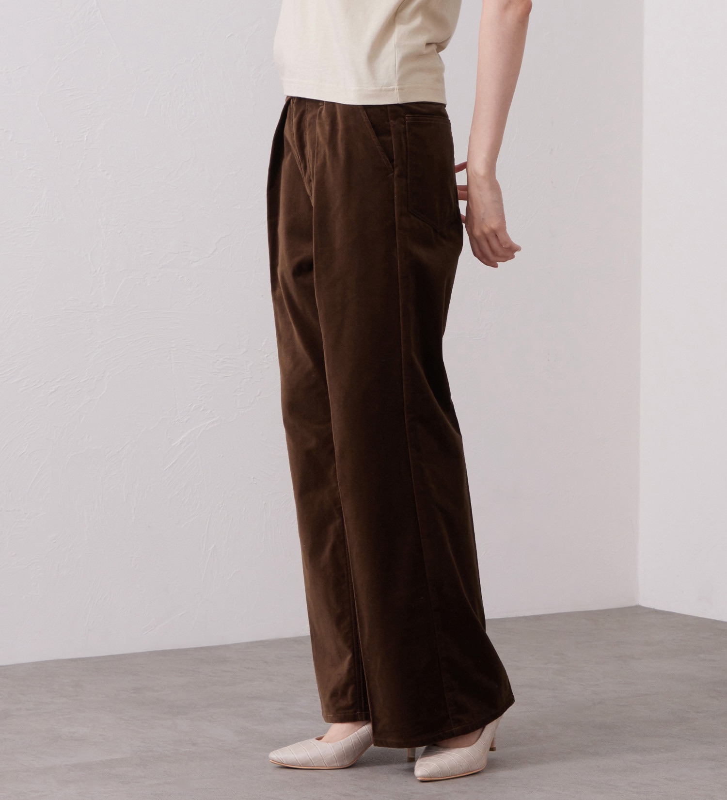 Wrangler(ラングラー)のWRANCHER WIDE/ランチャーフレアーワイド ベロア【レディース/暖】|パンツ/パンツ/レディース|ブラウン