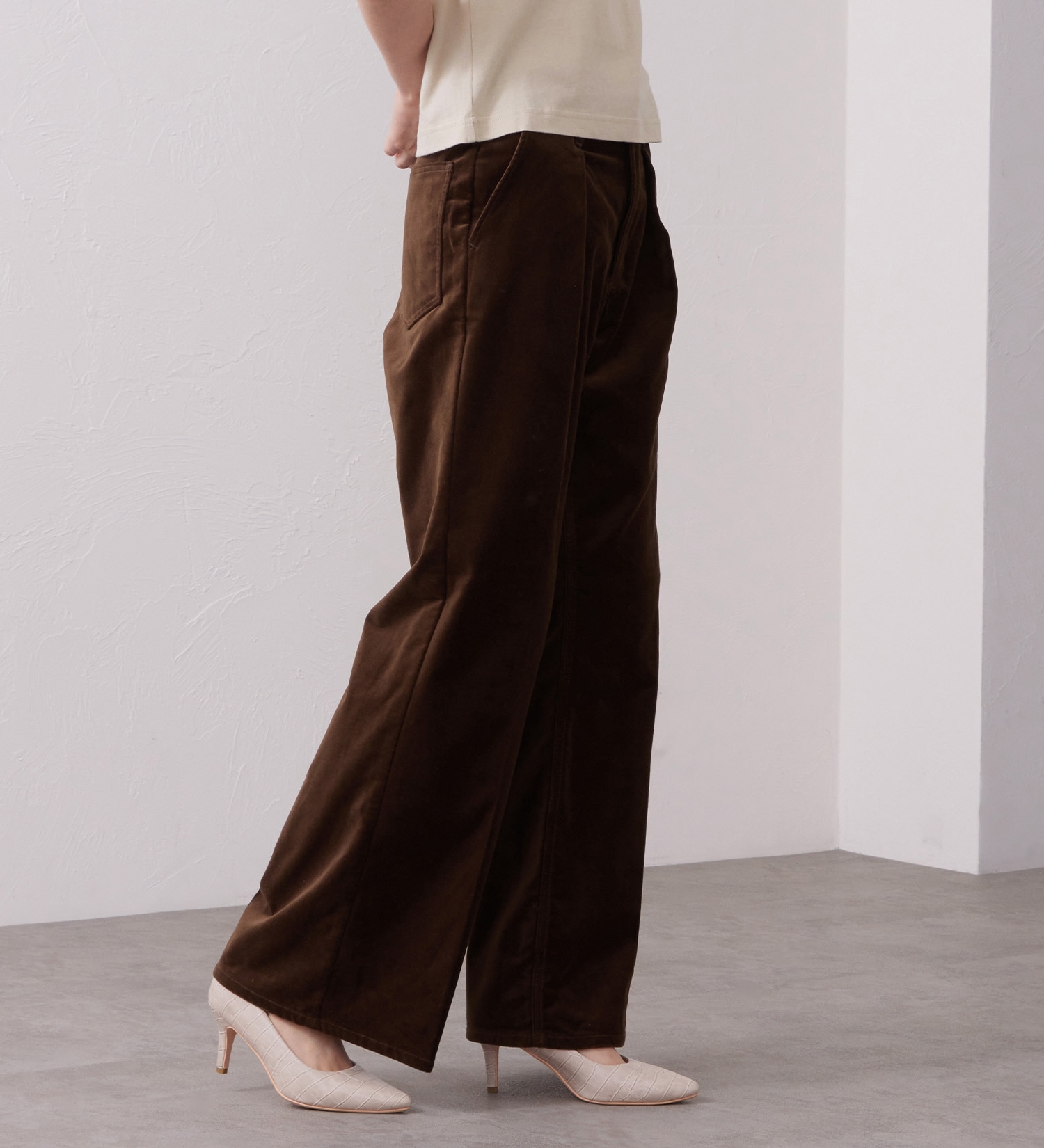 Wrangler(ラングラー)のWRANCHER WIDE/ランチャーフレアーワイド ベロア【レディース/暖】|パンツ/パンツ/レディース|ブラウン