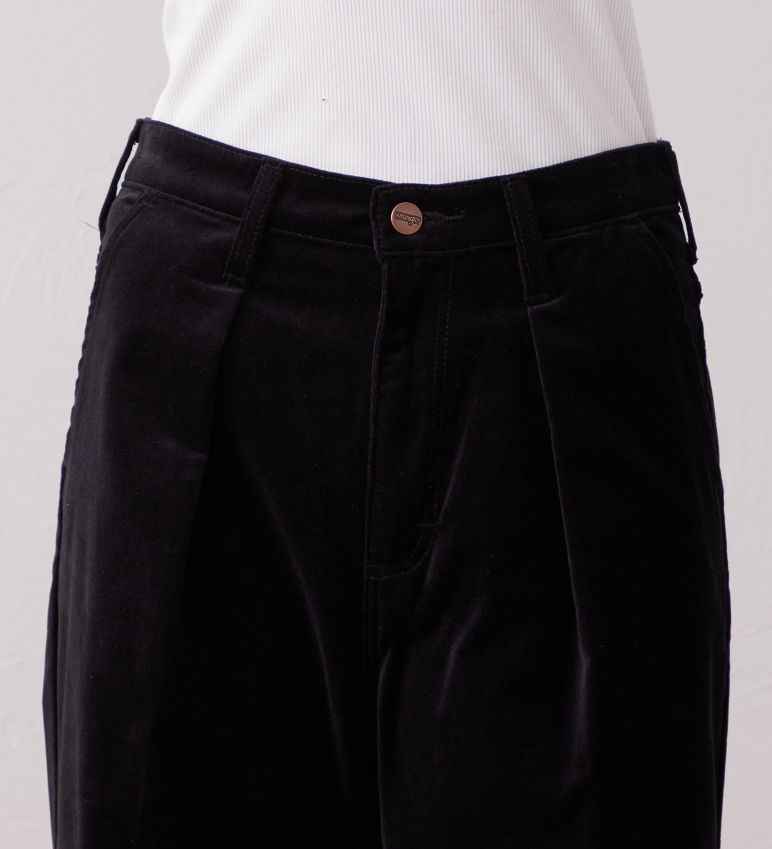 Wrangler(ラングラー)のWRANCHER WIDE/ランチャーフレアーワイド ベロア【レディース/暖】|パンツ/パンツ/レディース|ブラック