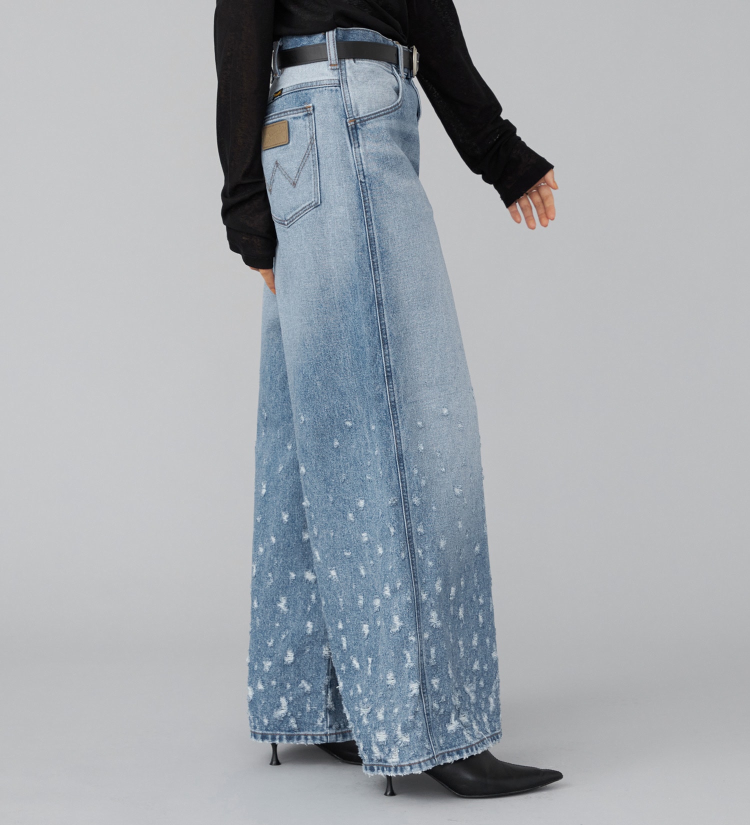 Wrangler(ラングラー)の【試着対象】WREMAKE WIDE DENIM PANTS|パンツ/デニムパンツ/レディース|中色ブルー