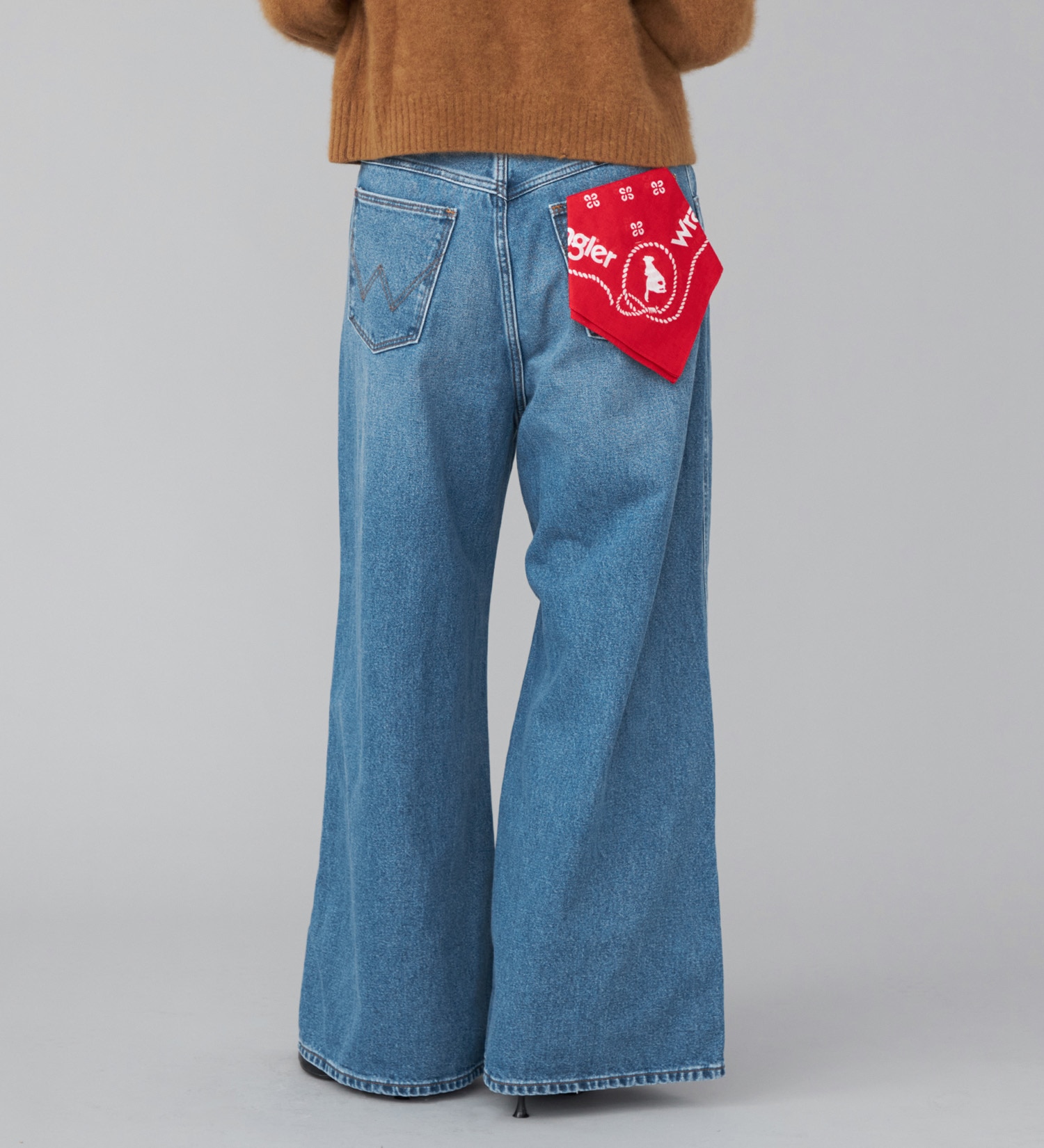Wrangler(ラングラー)の【US ORIGINAL】ワイドジーンズ|パンツ/デニムパンツ/レディース|中色ブルー