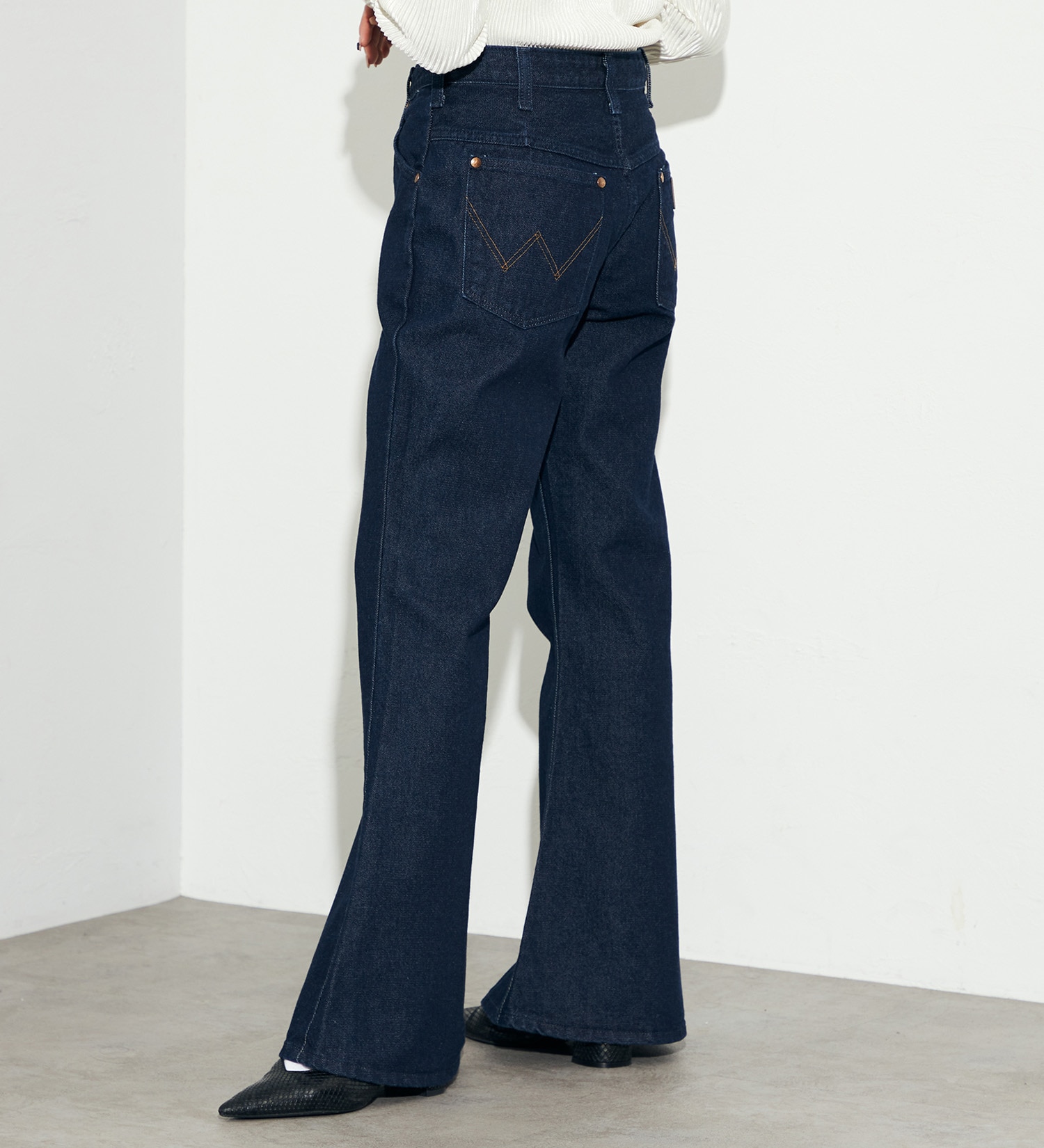 Wrangler(ラングラー)の【試着対象】【US ORIGINAL】ベルボトムジーンズ|パンツ/デニムパンツ/レディース|インディゴブルー