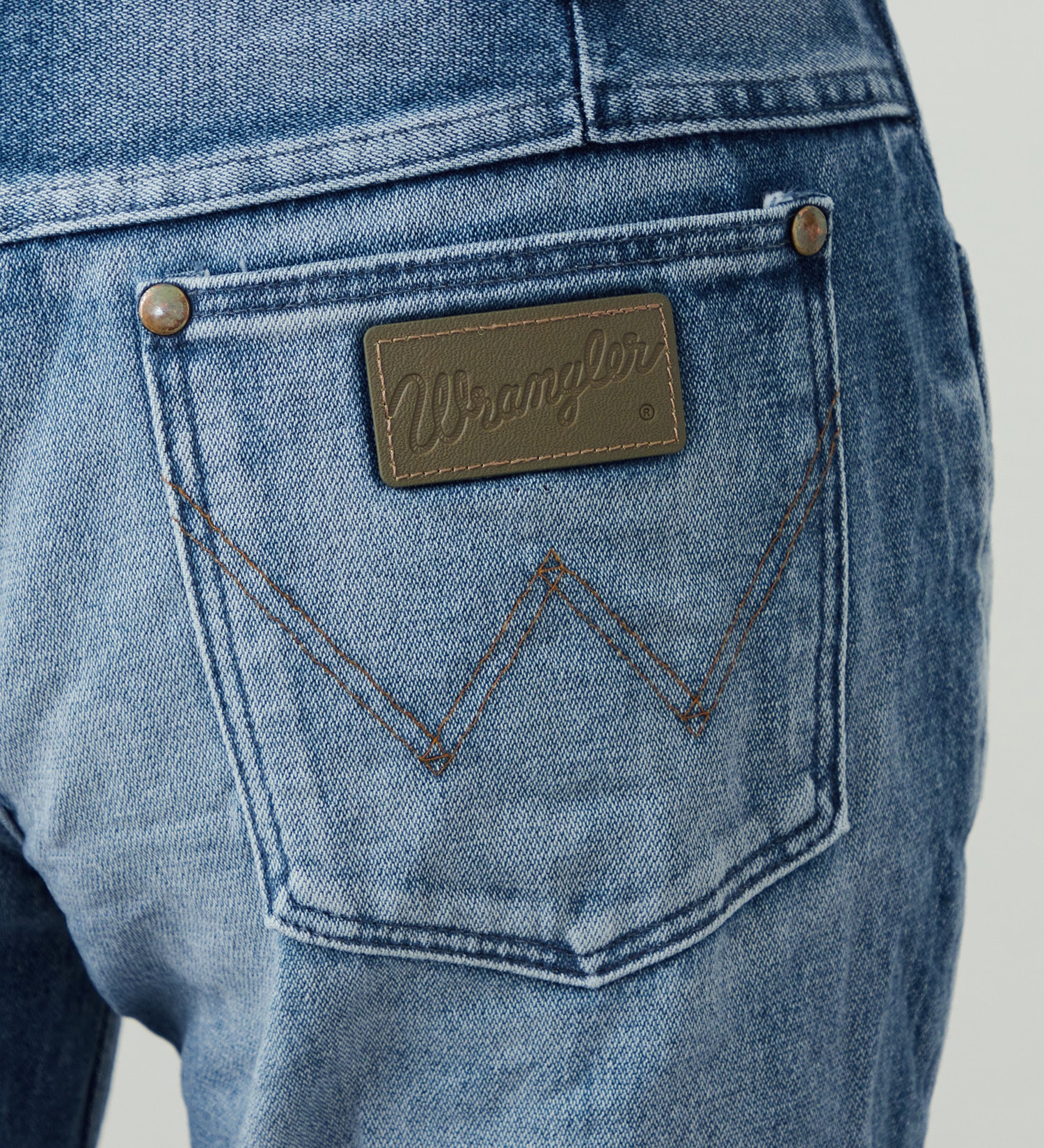 Wrangler(ラングラー)の【US ORIGINAL】ベルボトムジーンズ|パンツ/デニムパンツ/レディース|中色ブルー