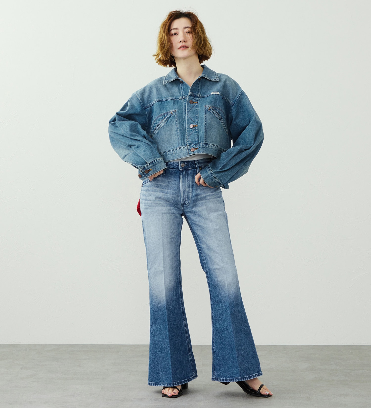 Wrangler(ラングラー)の【US ORIGINAL】ベルボトムジーンズ|パンツ/デニムパンツ/レディース|中色ブルー