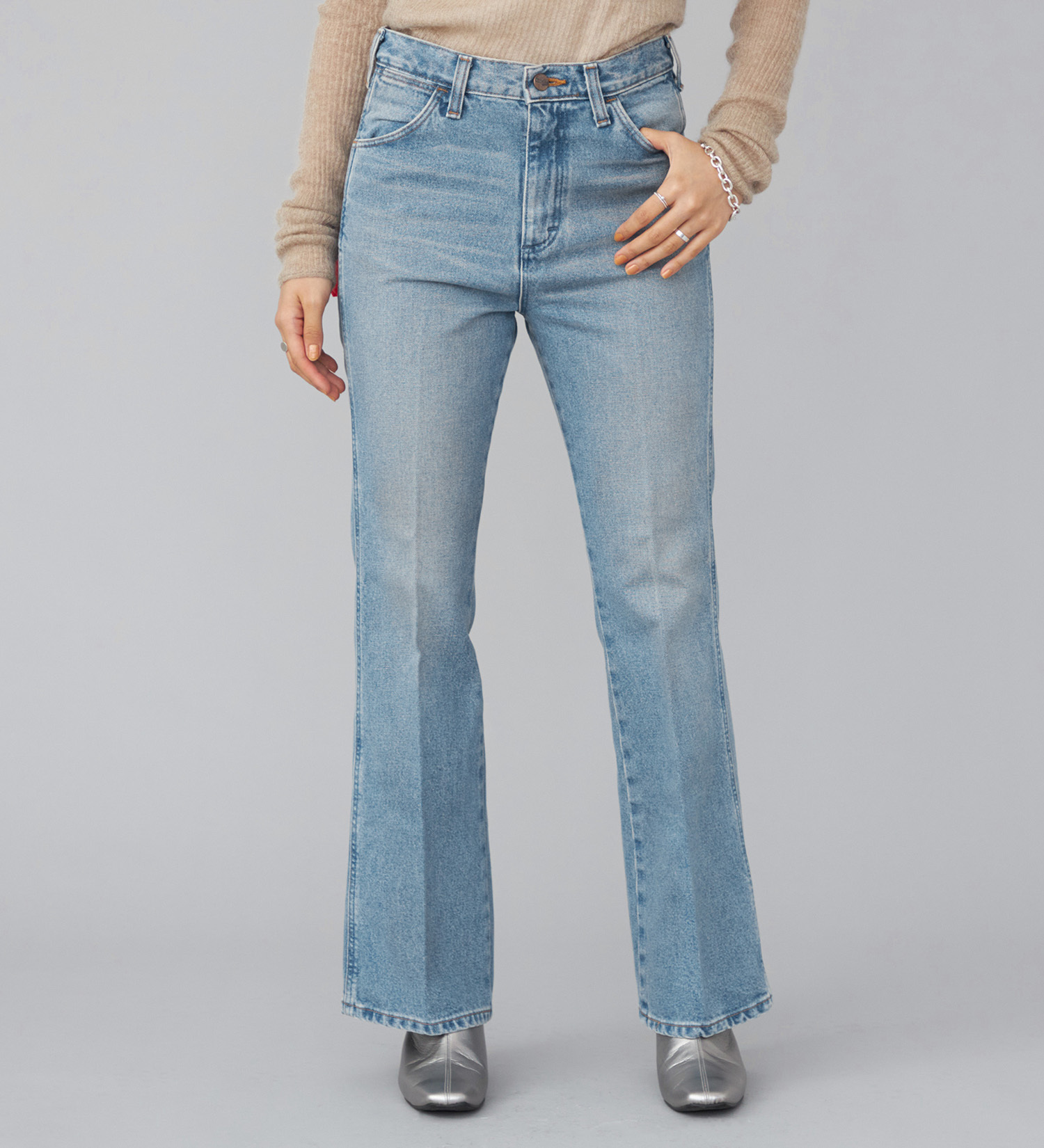 Wrangler(ラングラー)の【試着対象】【US ORIGINAL】フレアジーンズ|パンツ/デニムパンツ/レディース|中色ブルー