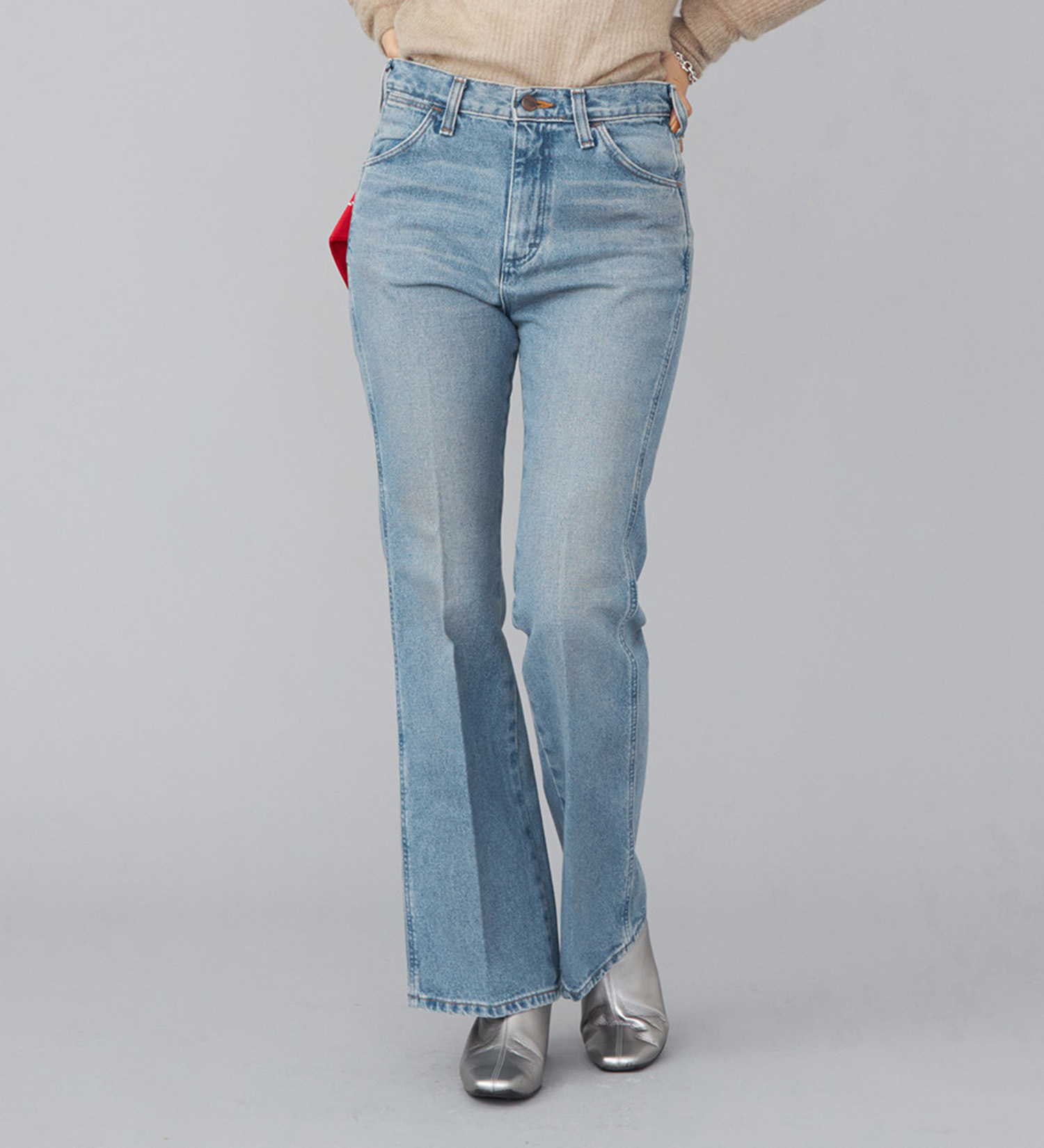 Wrangler(ラングラー)の【試着対象】【US ORIGINAL】フレアジーンズ|パンツ/デニムパンツ/レディース|中色ブルー