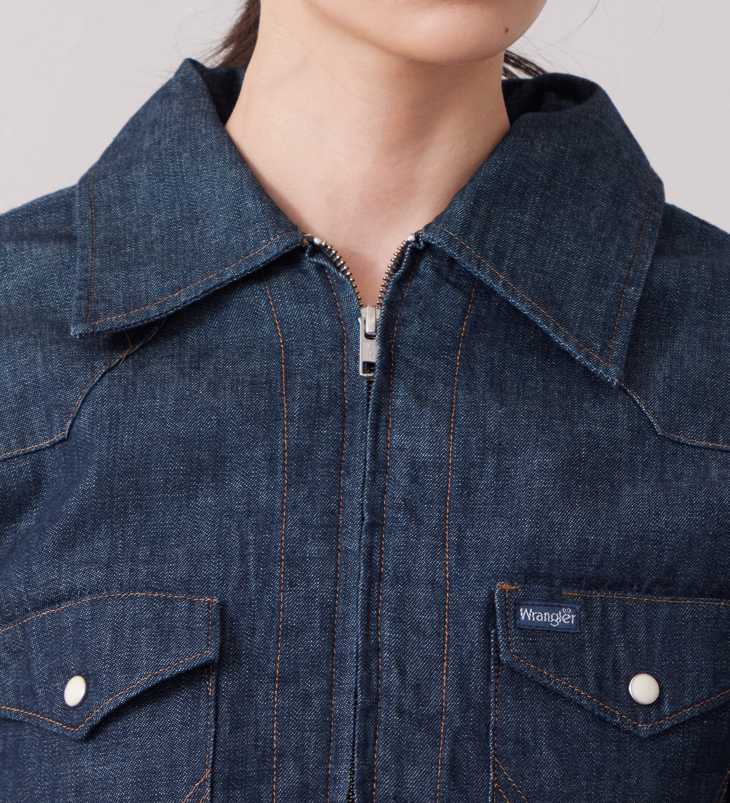 Wrangler(ラングラー)のWrangler CROPPED ZIP JACKET / クロップドジップデニムシャツジャケット|ジャケット/アウター/デニムジャケット/レディース|インディゴブルー
