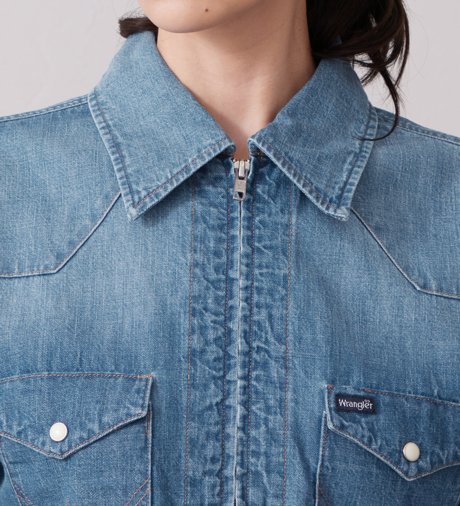 Wrangler(ラングラー)のWrangler CROPPED ZIP JACKET / クロップドジップデニムシャツジャケット|ジャケット/アウター/デニムジャケット/レディース|中色ブルー