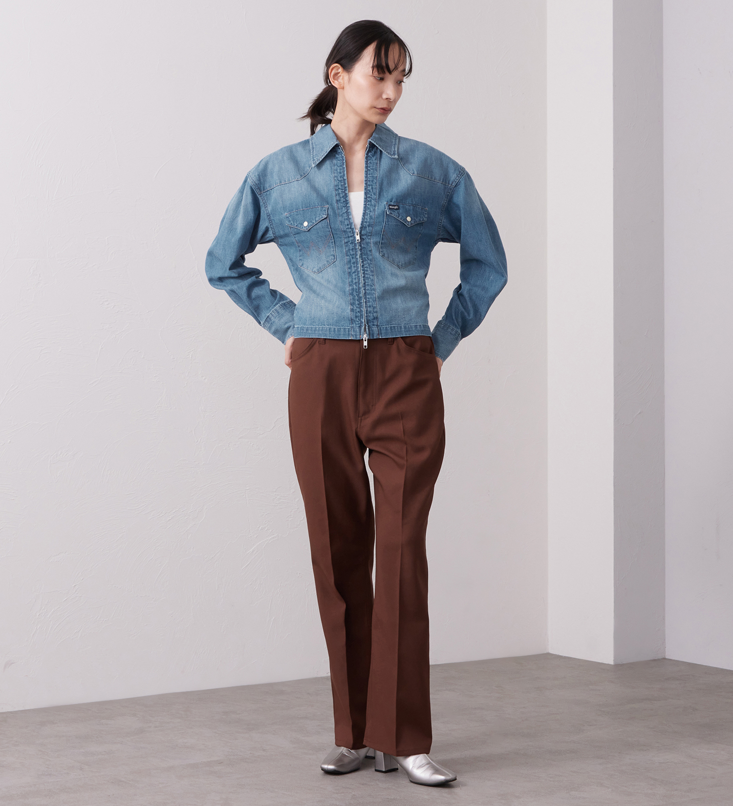 Wrangler(ラングラー)のWrangler CROPPED ZIP JACKET / クロップドジップデニムシャツジャケット|ジャケット/アウター/デニムジャケット/レディース|中色ブルー