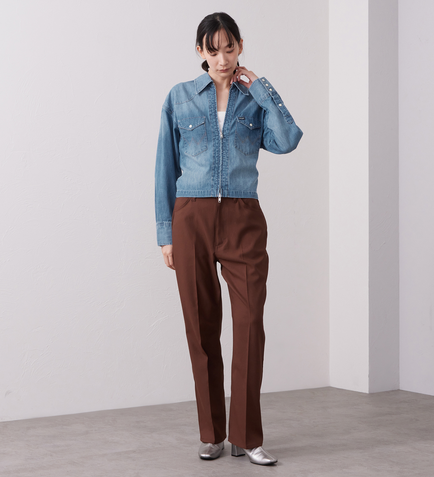 Wrangler(ラングラー)のWrangler CROPPED ZIP JACKET / クロップドジップデニムシャツジャケット|ジャケット/アウター/デニムジャケット/レディース|中色ブルー