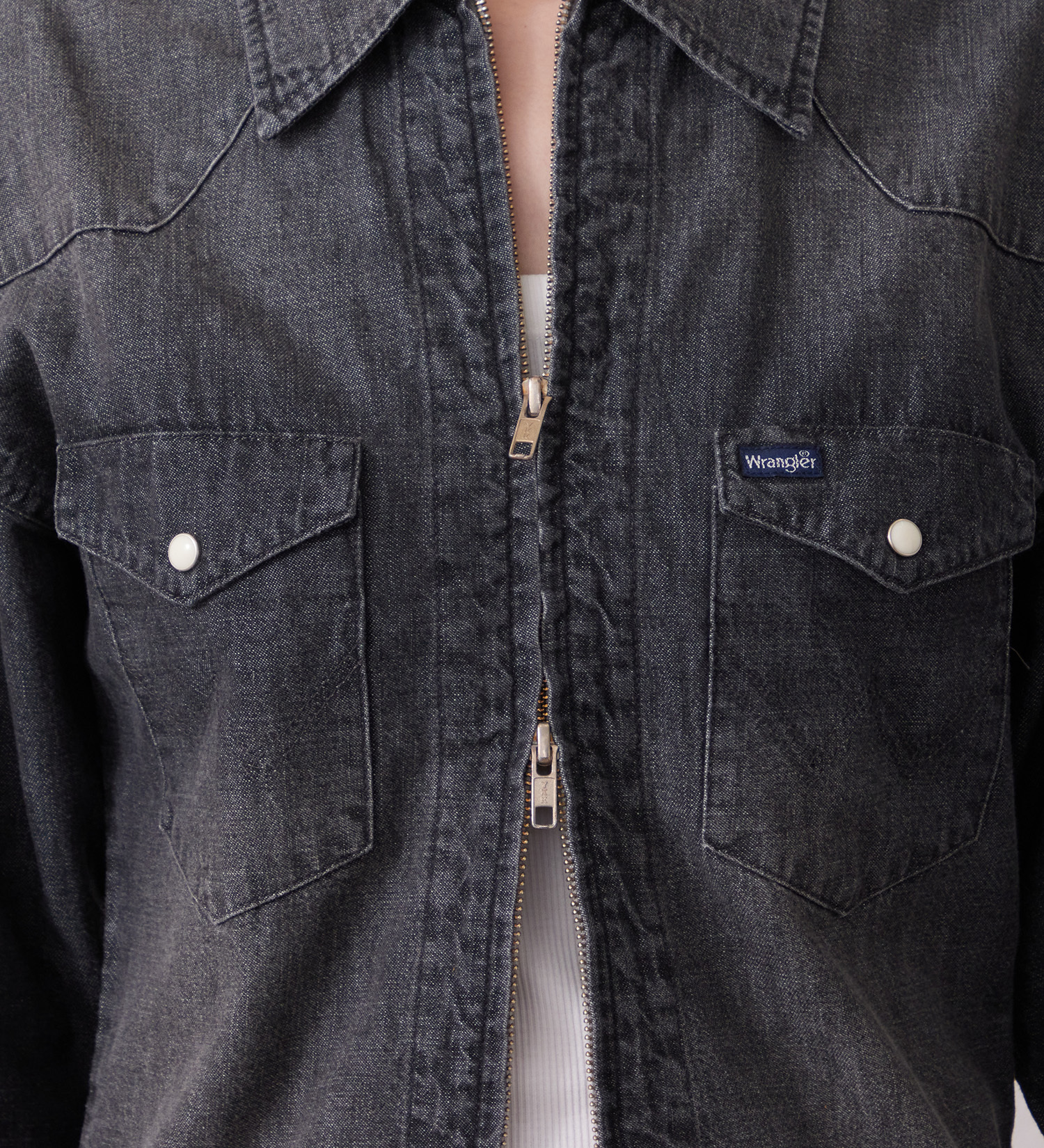 Wrangler(ラングラー)のWrangler CROPPED ZIP JACKET / クロップドジップデニムシャツジャケット|ジャケット/アウター/デニムジャケット/レディース|ブラックデニム