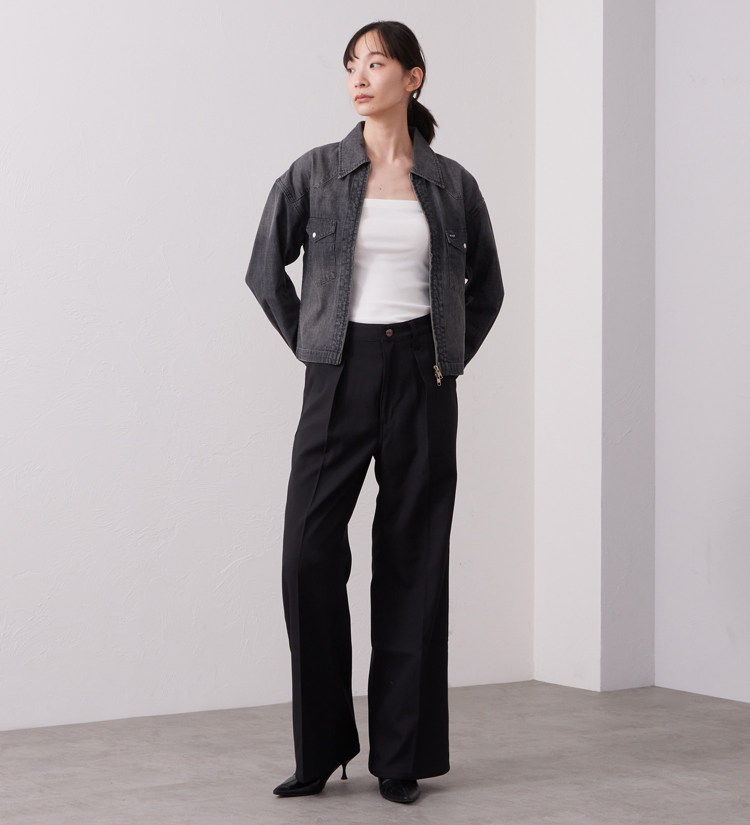 Wrangler(ラングラー)のWrangler CROPPED ZIP JACKET / クロップドジップデニムシャツジャケット|ジャケット/アウター/デニムジャケット/レディース|ブラックデニム