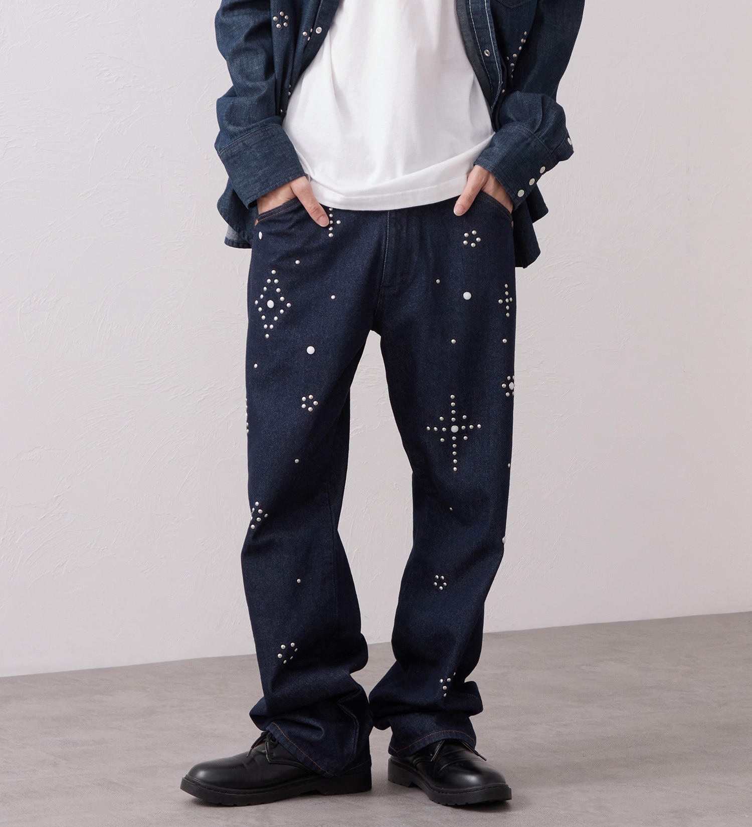 Wrangler(ラングラー)の【試着対象】13MWZ ストレートジーンズ スタッズ【US ORIGINAL】|パンツ/デニム/ジーンズパンツ/メンズ|インディゴブルー