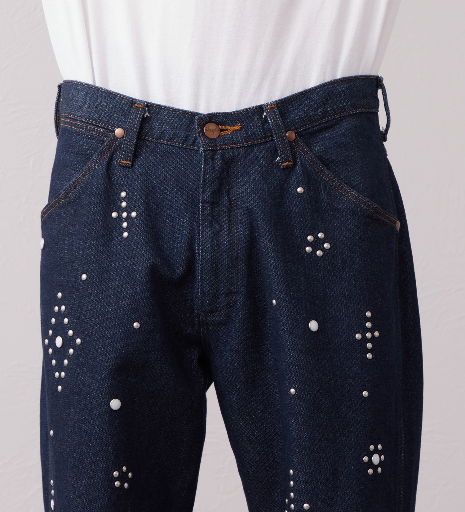 Wrangler(ラングラー)の【試着対象】13MWZ ストレートジーンズ スタッズ【US ORIGINAL】|パンツ/デニム/ジーンズパンツ/メンズ|インディゴブルー
