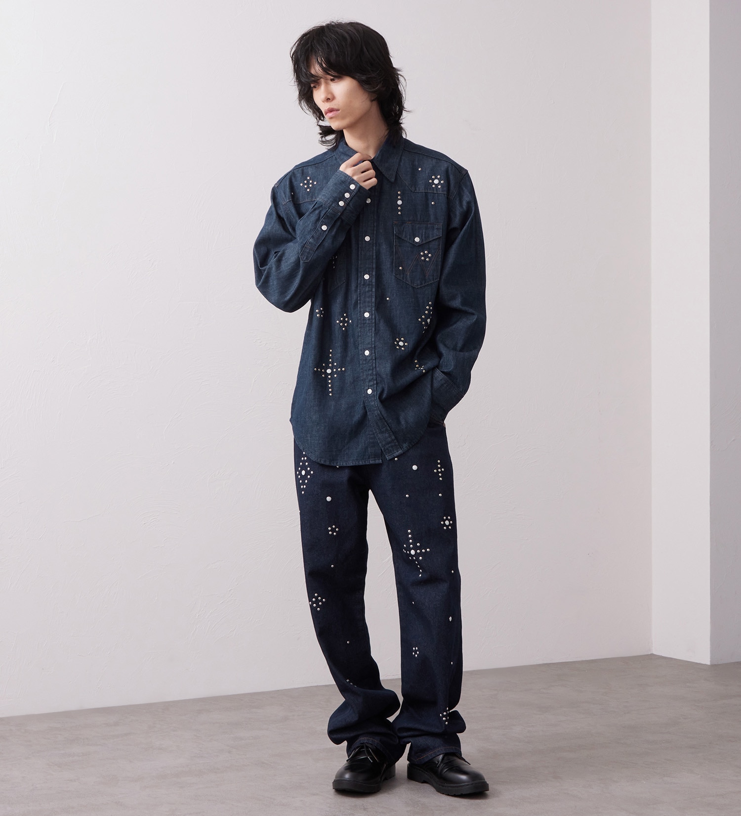 Wrangler(ラングラー)の【試着対象】13MWZ ストレートジーンズ スタッズ【US ORIGINAL】|パンツ/デニム/ジーンズパンツ/メンズ|インディゴブルー
