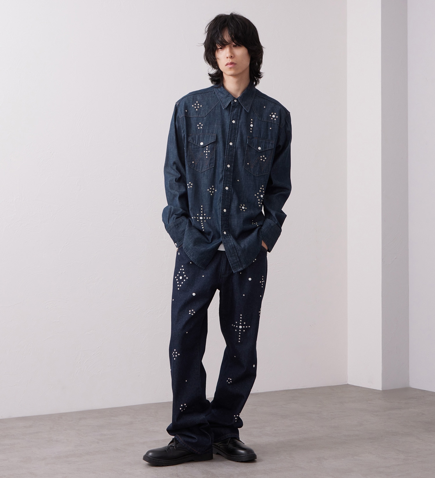 Wrangler(ラングラー)の【試着対象】13MWZ ストレートジーンズ スタッズ【US ORIGINAL】|パンツ/デニム/ジーンズパンツ/メンズ|インディゴブルー