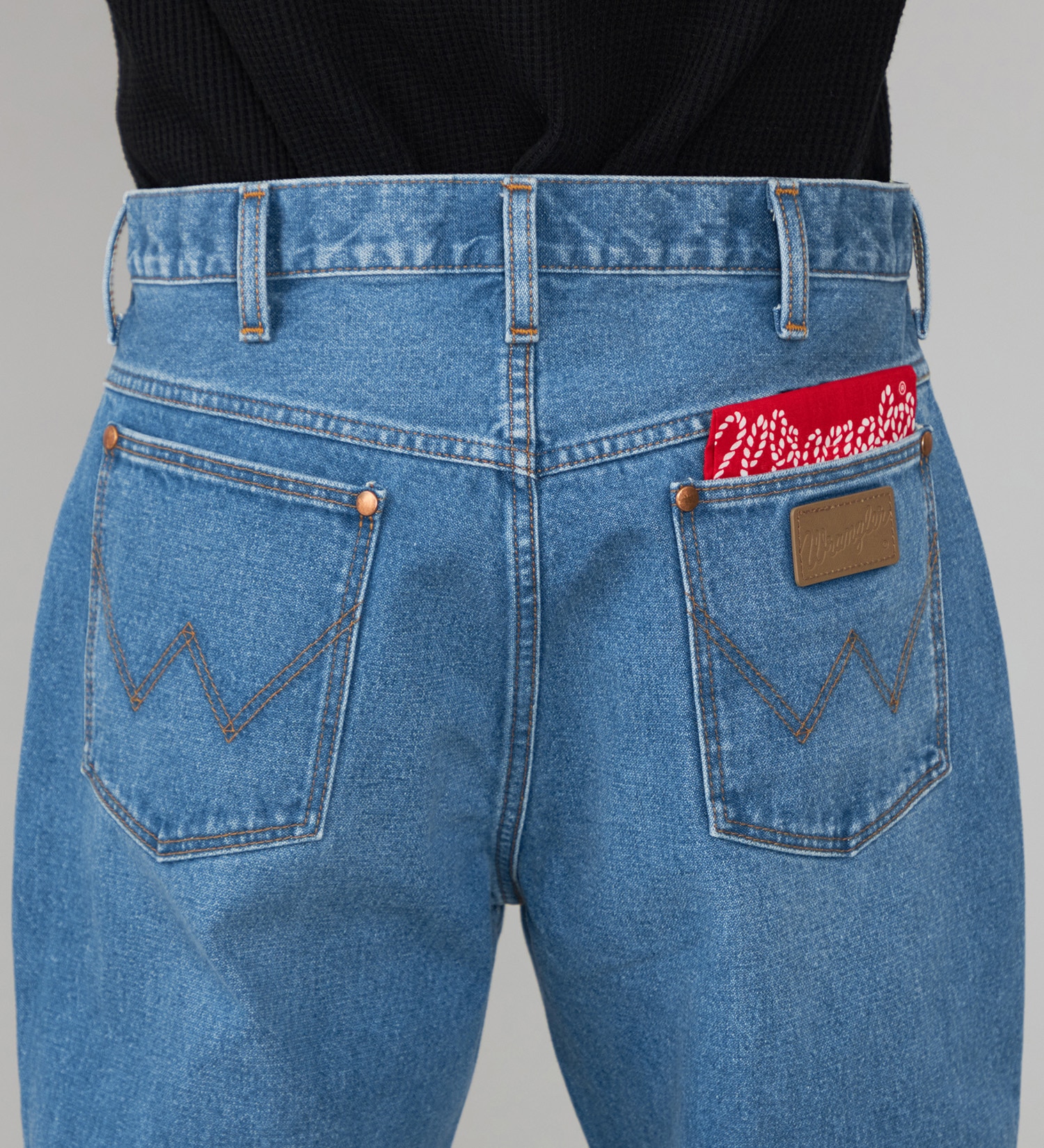 Wrangler(ラングラー)の【US ORIGINAL】13MWZ ストレートジーンズ|パンツ/デニム/ジーンズパンツ/メンズ|中色ブルー