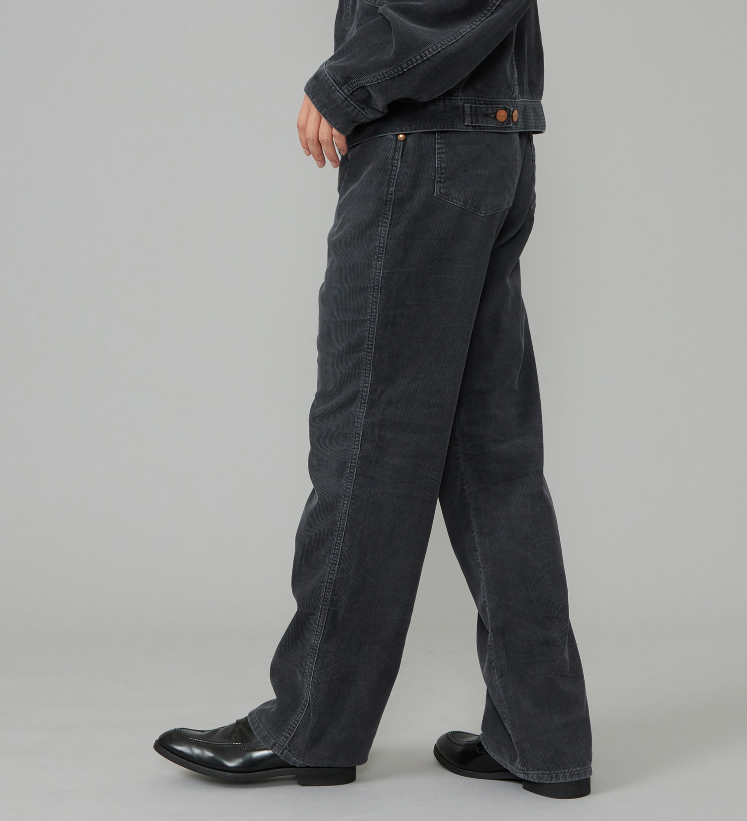Wrangler(ラングラー)の【試着対象】13MWZ ストレートコーデュロイパンツ【US ORIGINAL/セットアップ可】|パンツ/パンツ/メンズ|ブラック