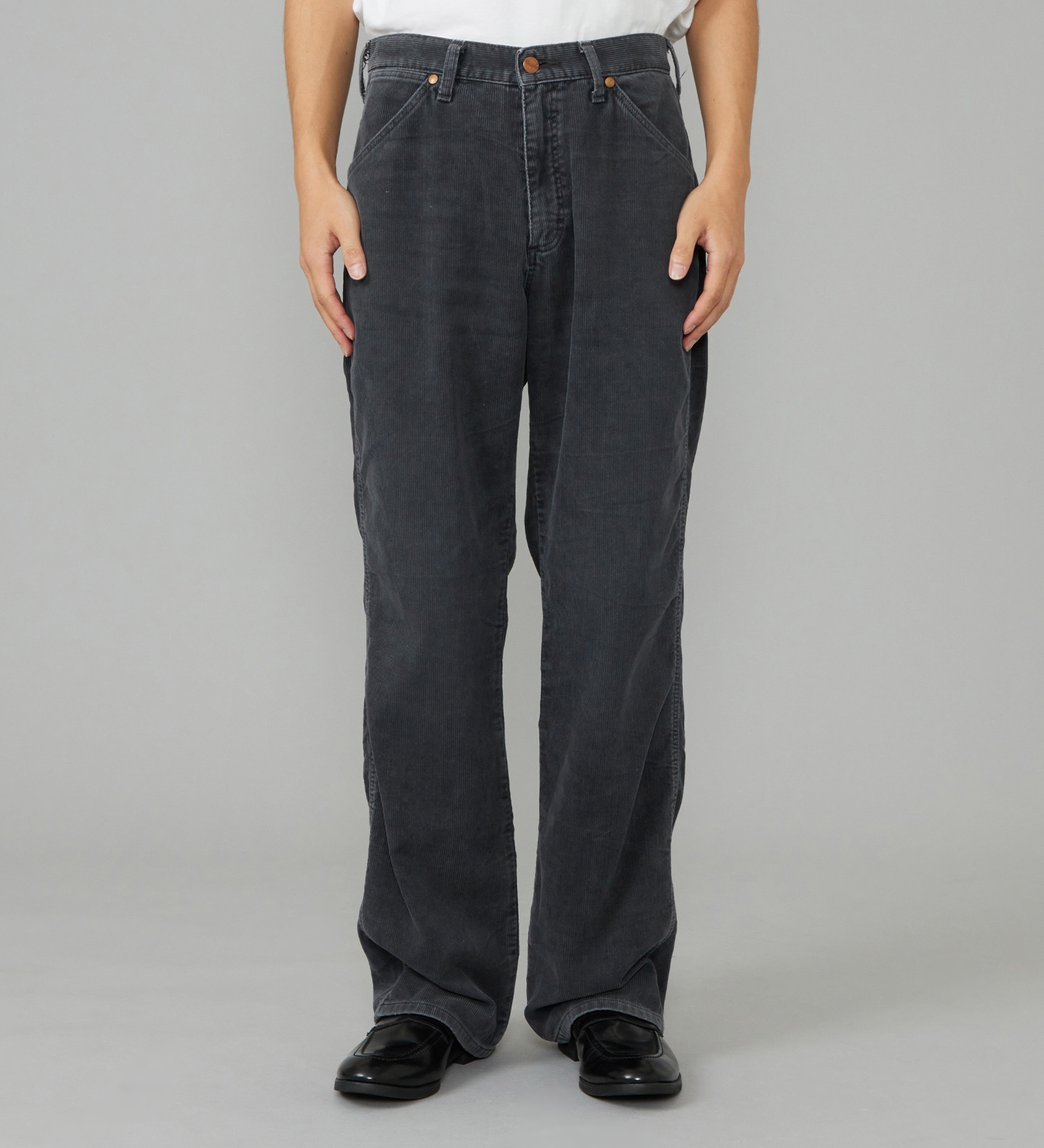 Wrangler(ラングラー)の【試着対象】13MWZ ストレートコーデュロイパンツ【US ORIGINAL/セットアップ可】|パンツ/パンツ/メンズ|ブラック