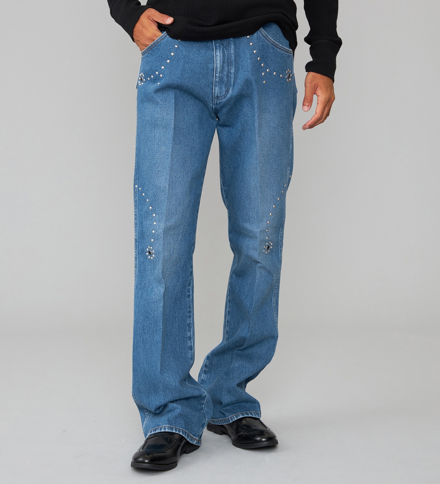 Wrangler(ラングラー)の【US ORIGINAL】77MWZ フレアジーンズ|パンツ/デニム/ジーンズパンツ/メンズ|中色ブルー