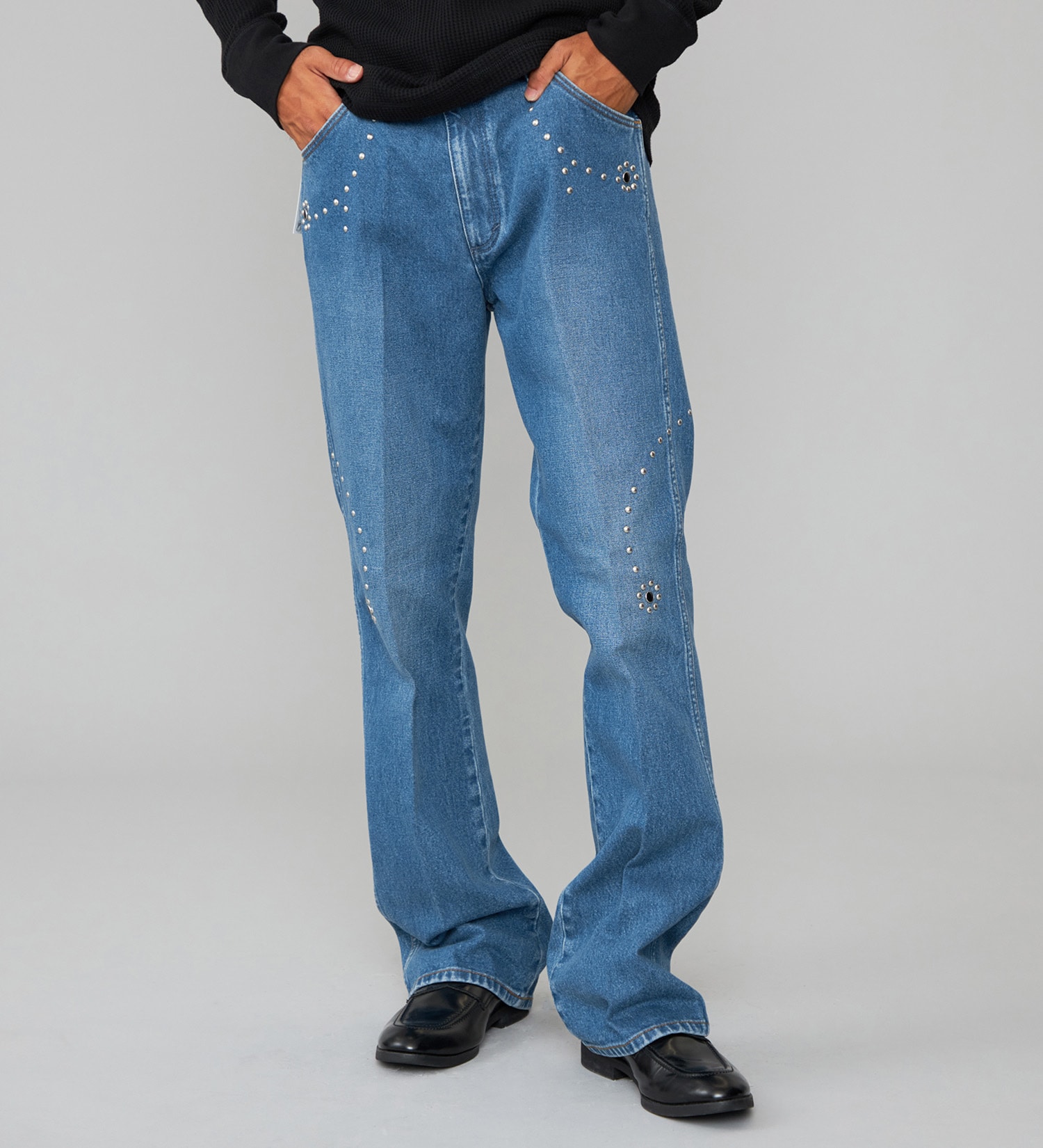 Wrangler(ラングラー)の【US ORIGINAL】77MWZ フレアジーンズ|パンツ/デニム/ジーンズパンツ/メンズ|中色ブルー