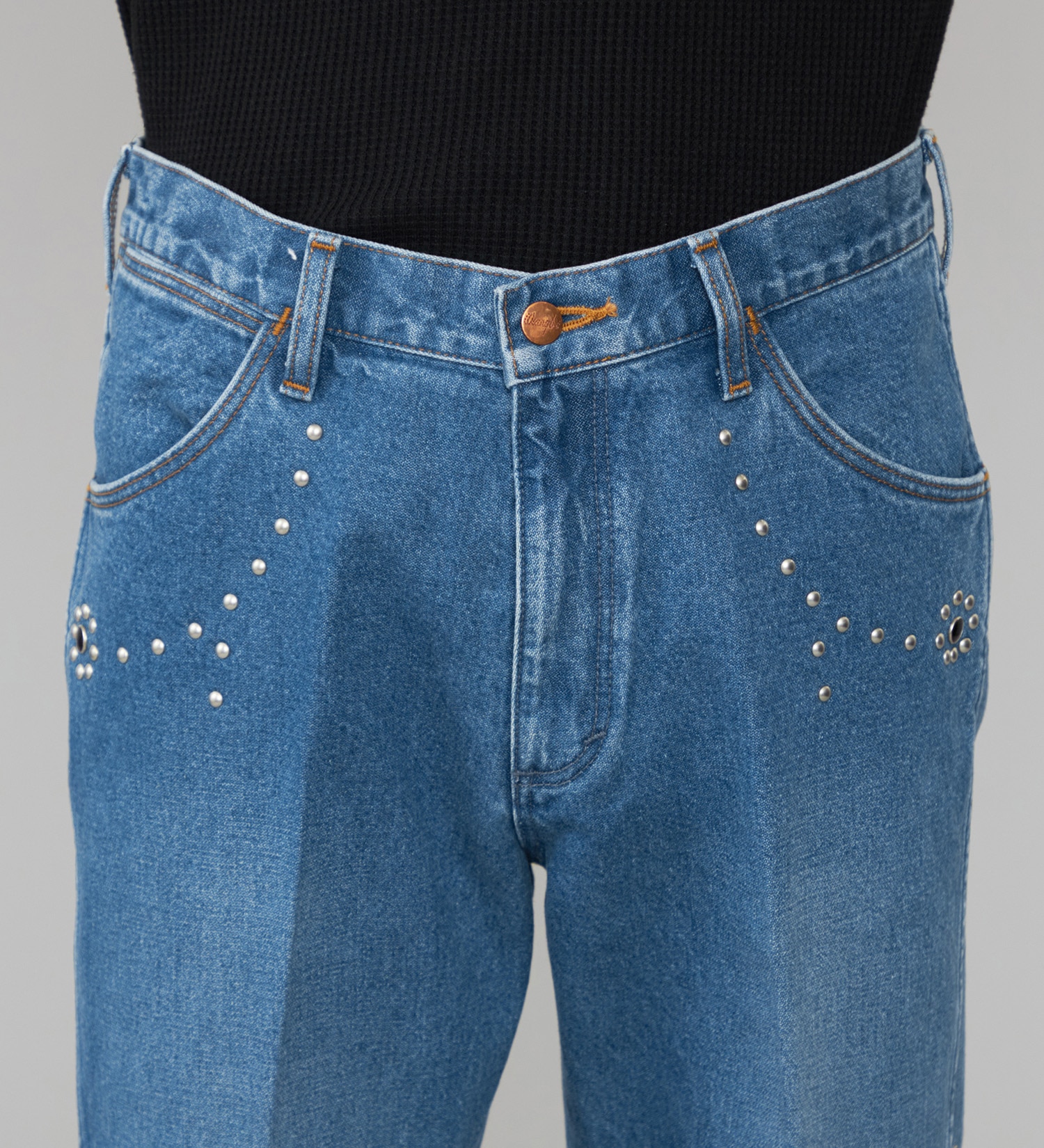 Wrangler(ラングラー)の【US ORIGINAL】77MWZ フレアジーンズ|パンツ/デニム/ジーンズパンツ/メンズ|中色ブルー