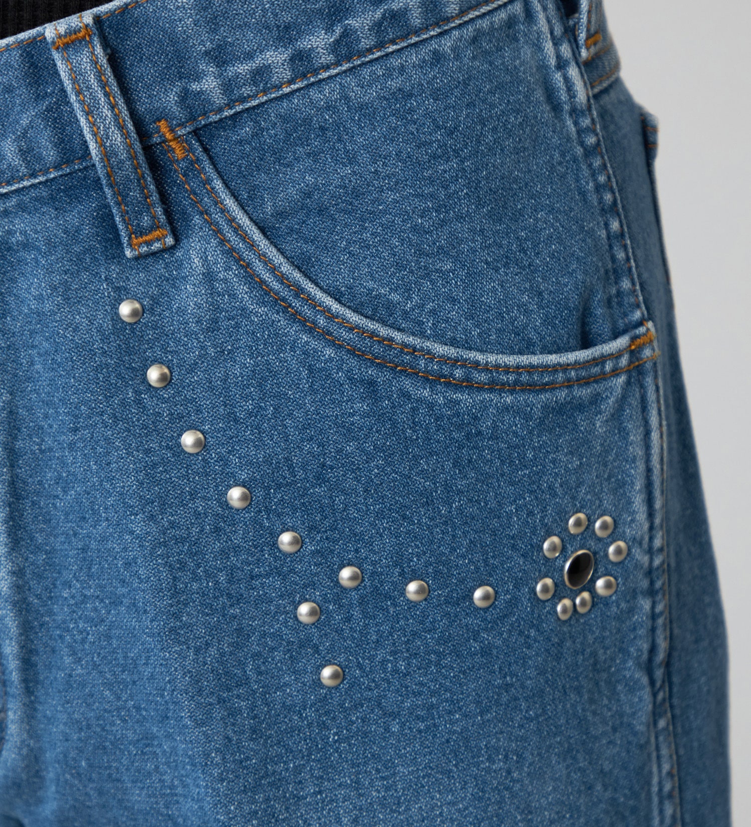 Wrangler(ラングラー)の【US ORIGINAL】77MWZ フレアジーンズ|パンツ/デニム/ジーンズパンツ/メンズ|中色ブルー