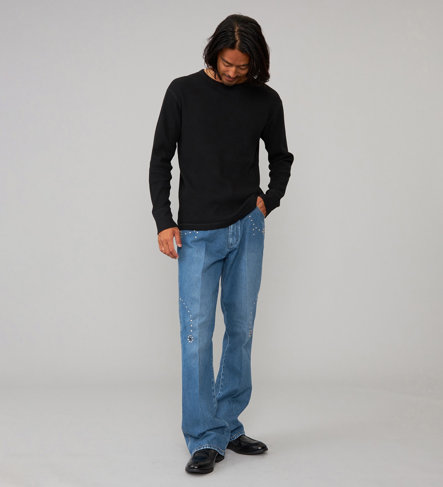 Wrangler(ラングラー)の【US ORIGINAL】77MWZ フレアジーンズ|パンツ/デニム/ジーンズパンツ/メンズ|中色ブルー