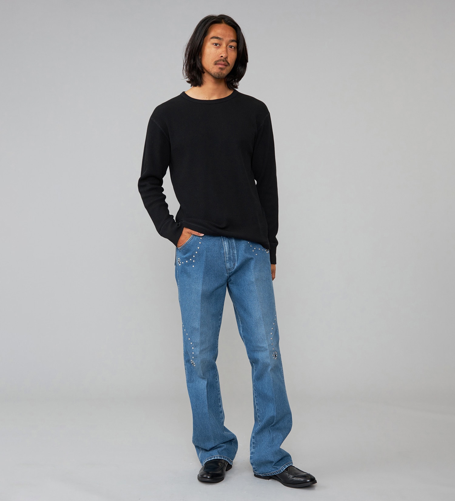 Wrangler(ラングラー)の【US ORIGINAL】77MWZ フレアジーンズ|パンツ/デニム/ジーンズパンツ/メンズ|中色ブルー