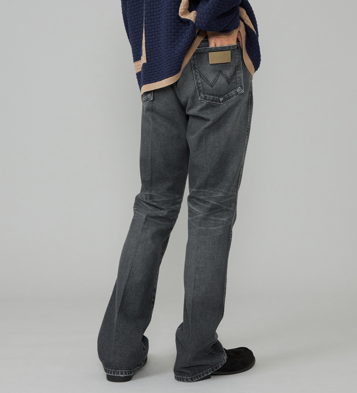 Wrangler(ラングラー)の【試着対象】77MWZ フレアジーンズ【US ORIGINAL】|パンツ/デニム/ジーンズパンツ/メンズ|ブラックデニム